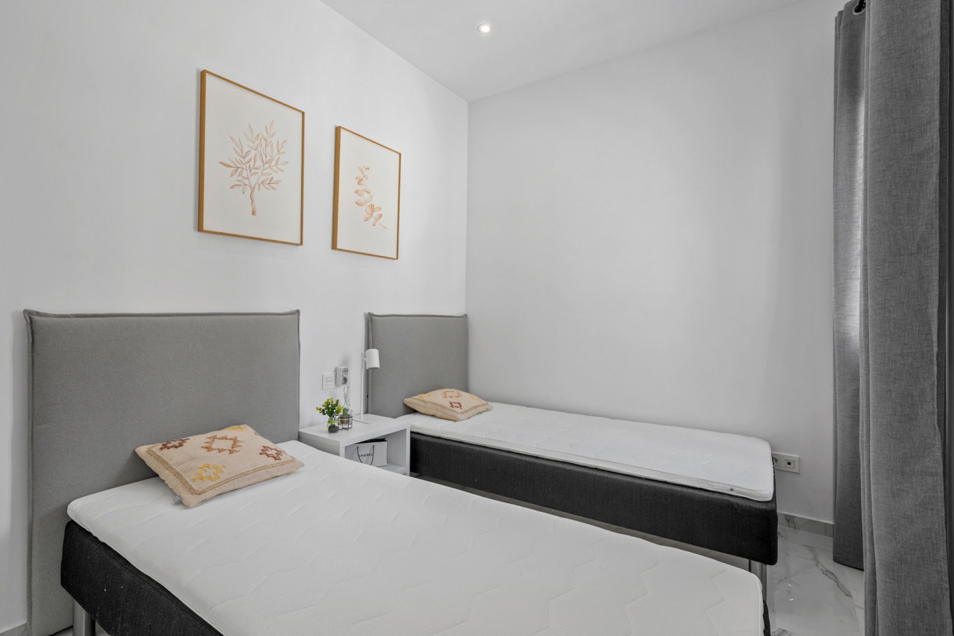 Resale - Villa -
Torrevieja - Costa Blanca
