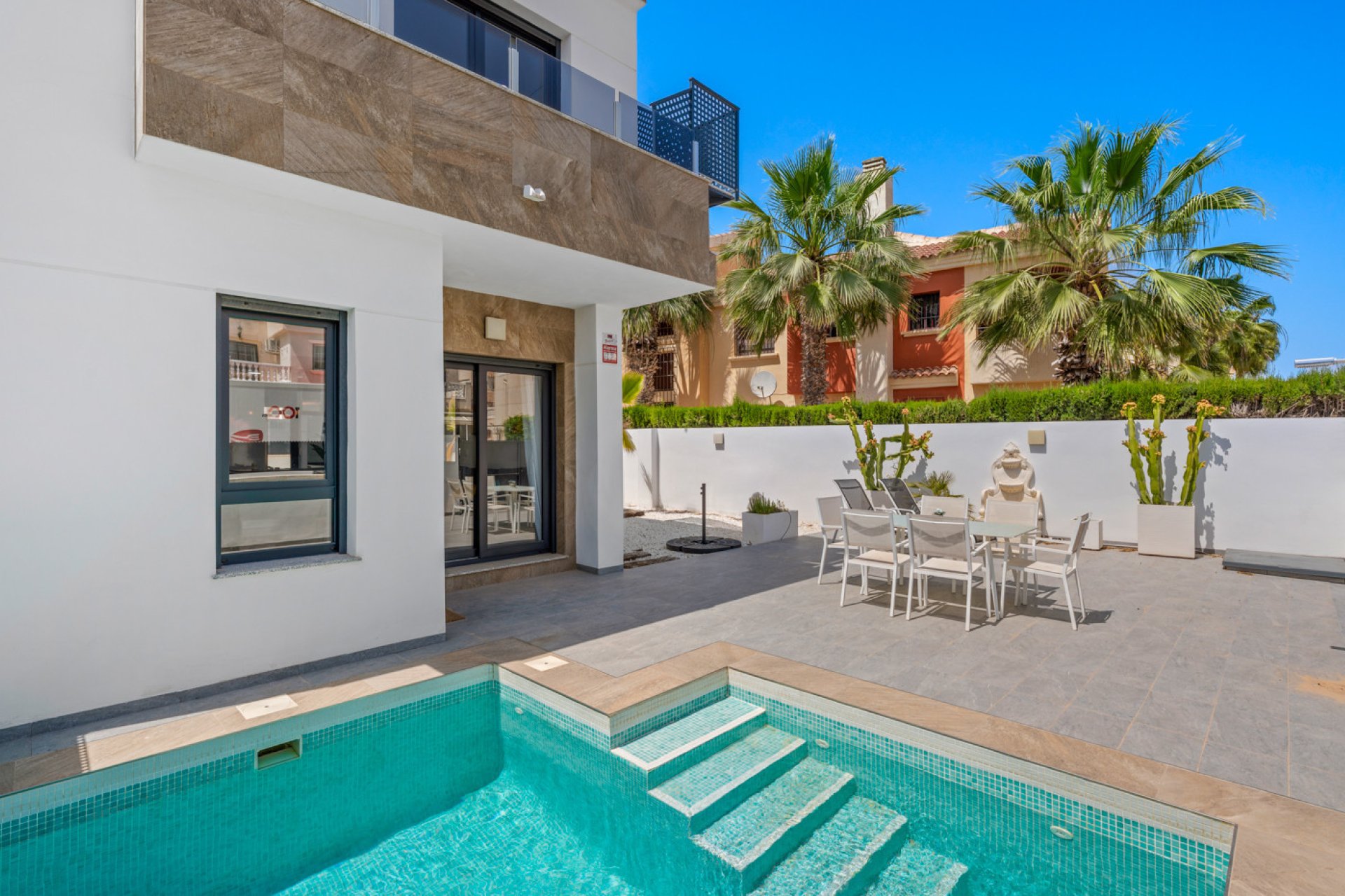 Resale - Villa -
Torrevieja - Costa Blanca