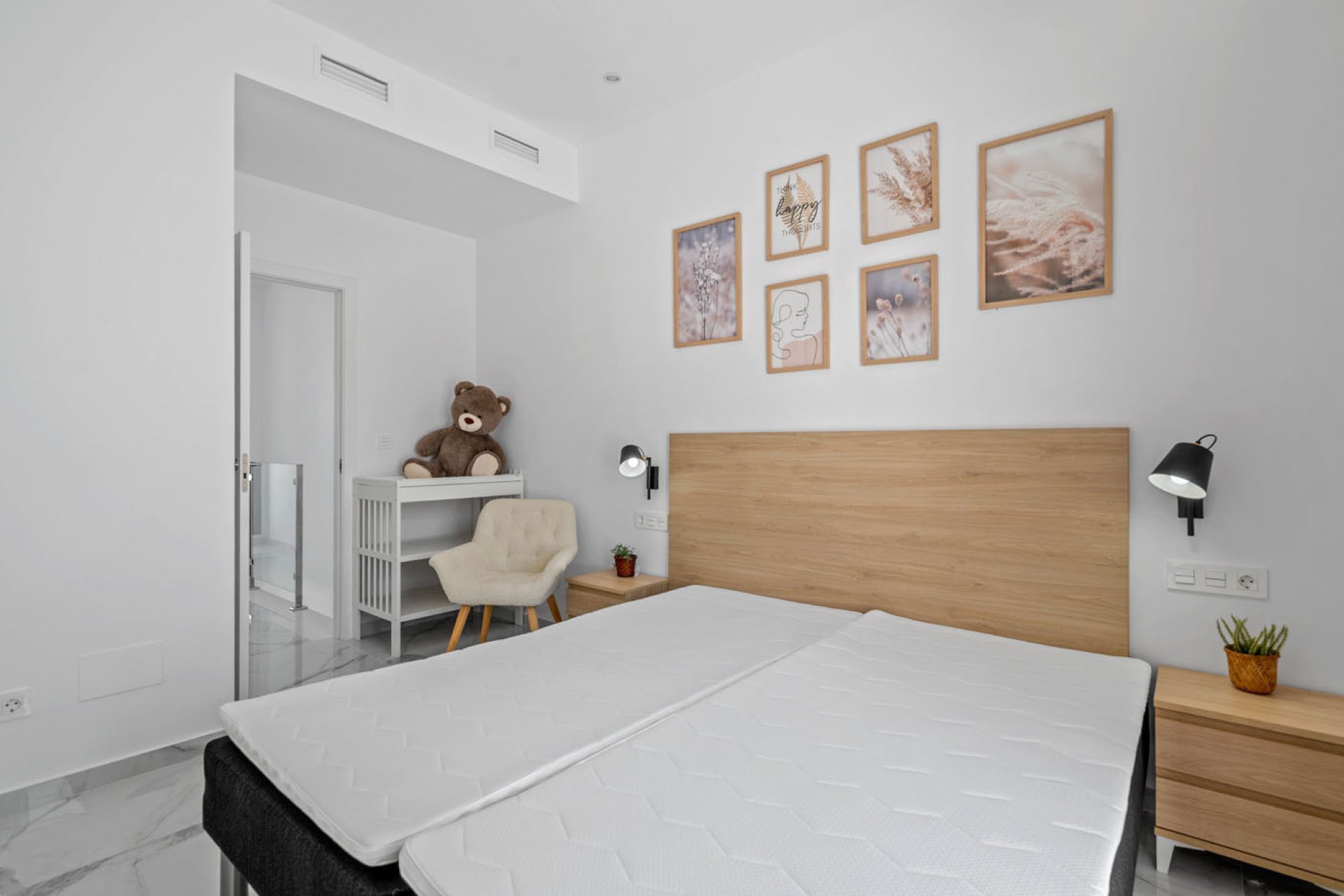 Resale - Villa -
Torrevieja - Costa Blanca