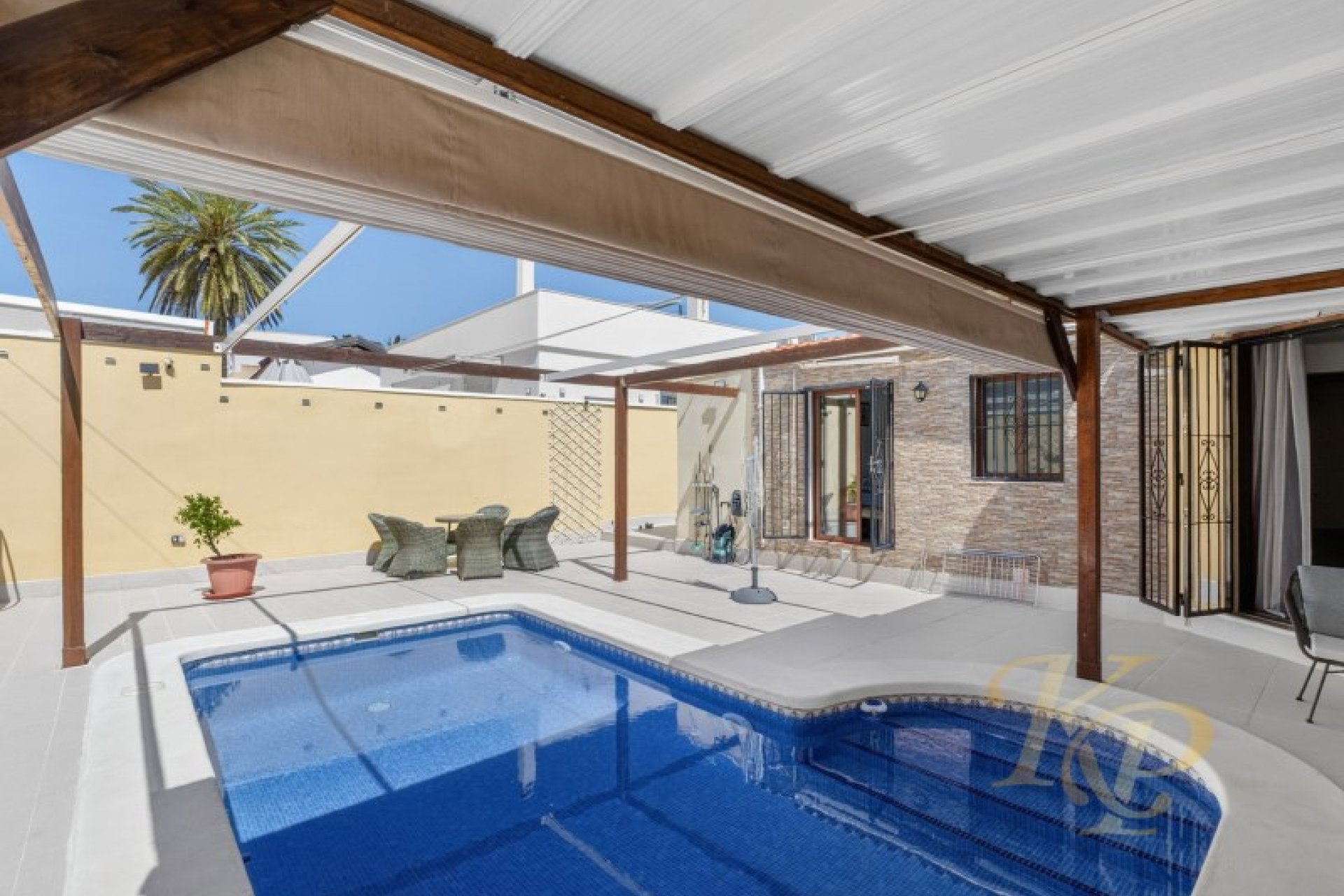 Resale - Villa -
Torrevieja - Costa Blanca