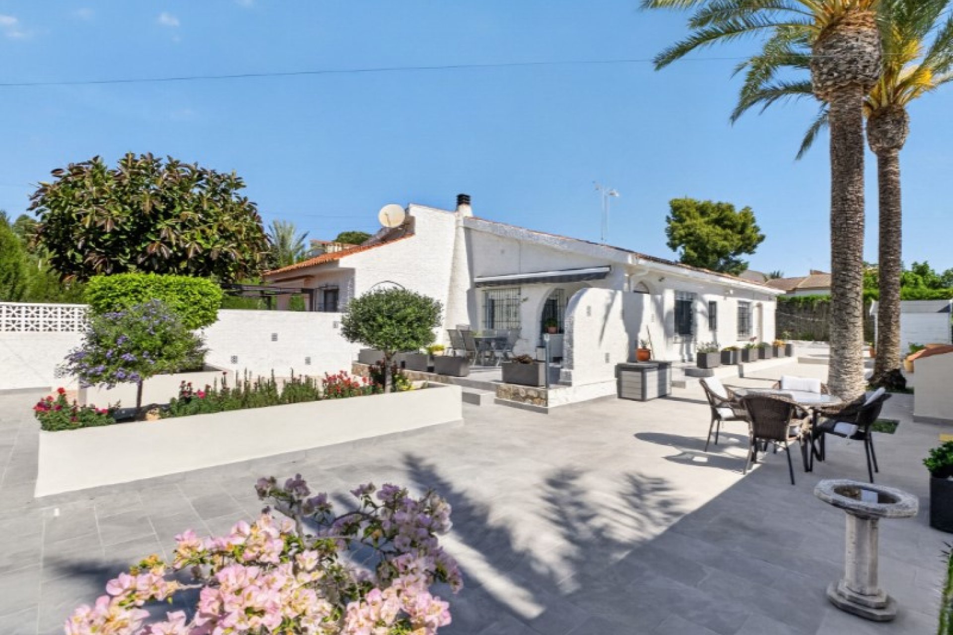Resale - Villa -
Torrevieja - Costa Blanca