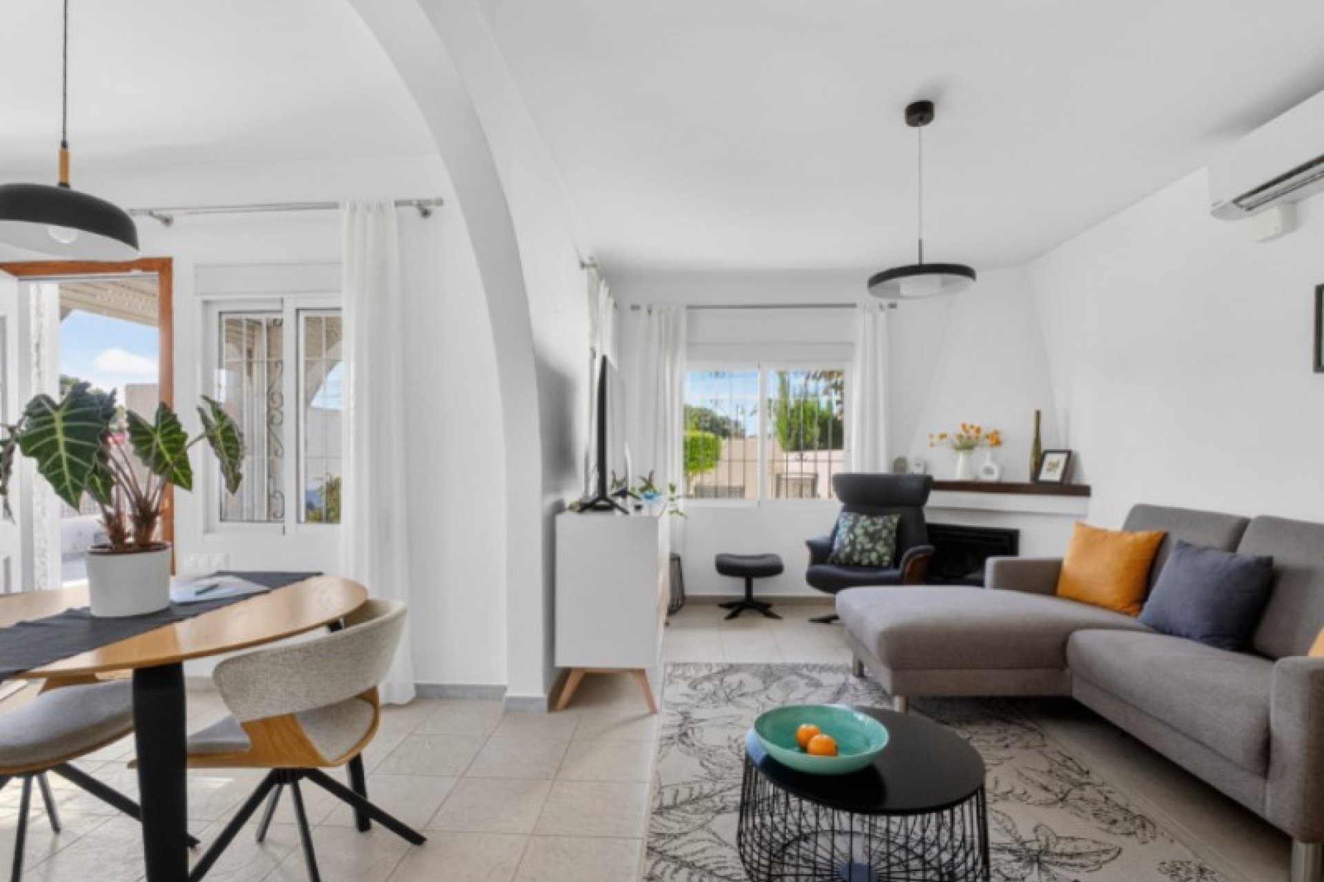 Resale - Villa -
Torrevieja - Costa Blanca