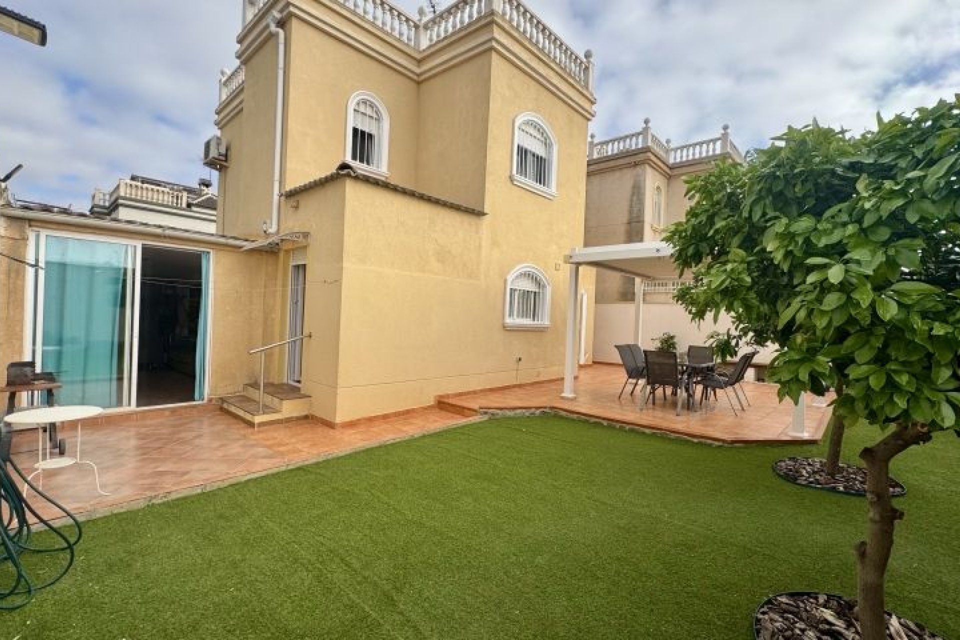 Resale - Villa -
Torrevieja - Costa Blanca