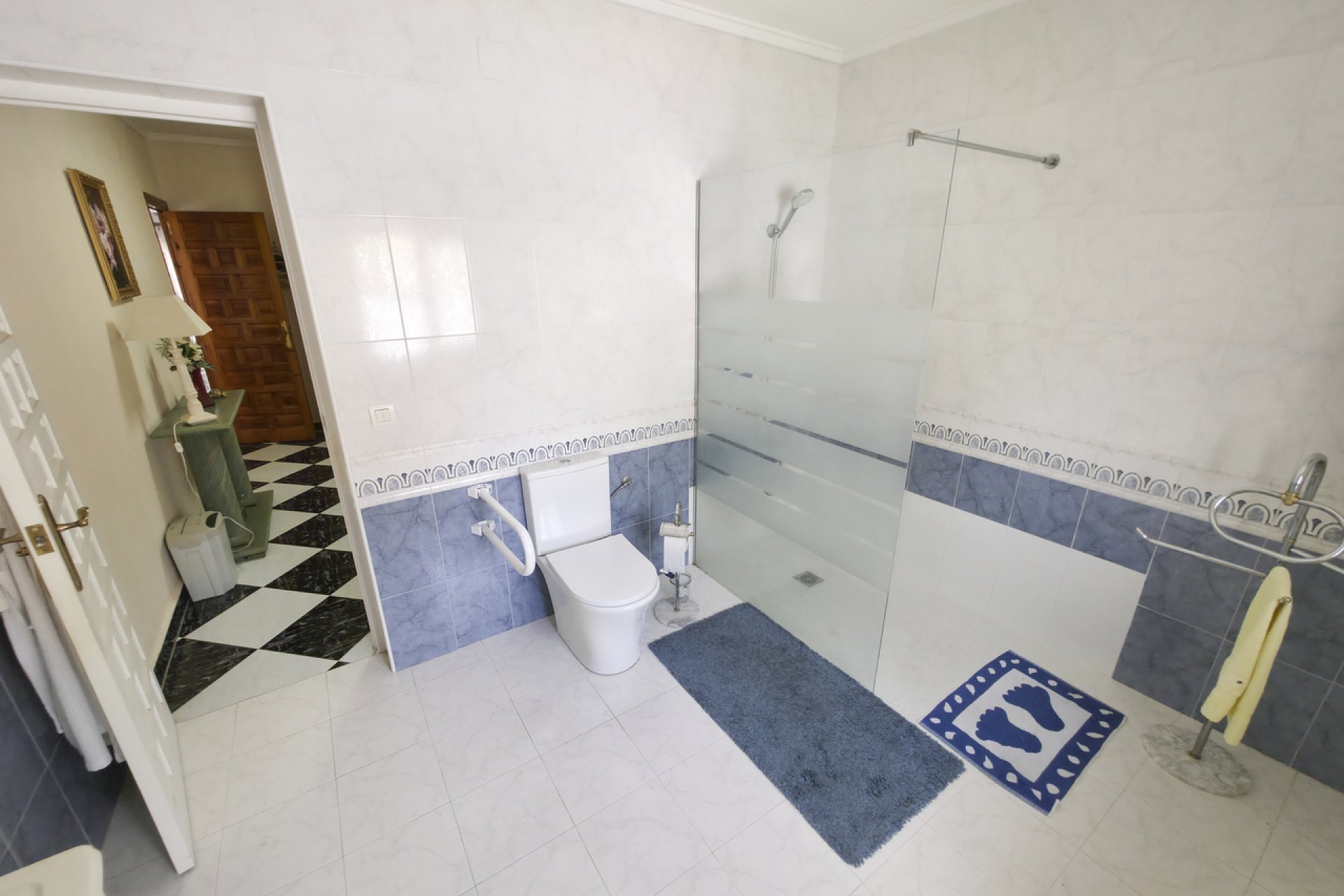 Resale - Villa -
Torrevieja - Costa Blanca