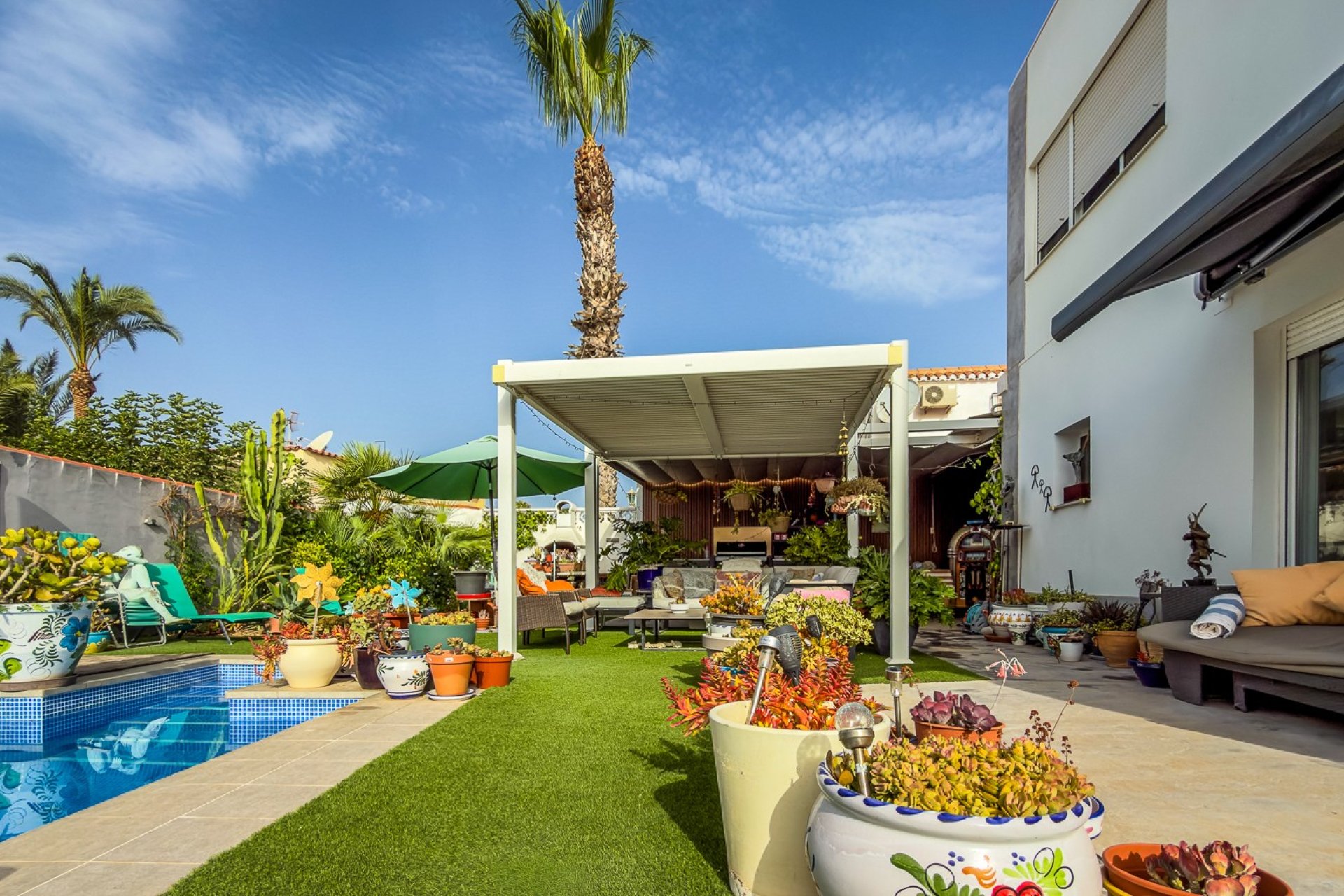Resale - Villa -
Torrevieja - Costa Blanca