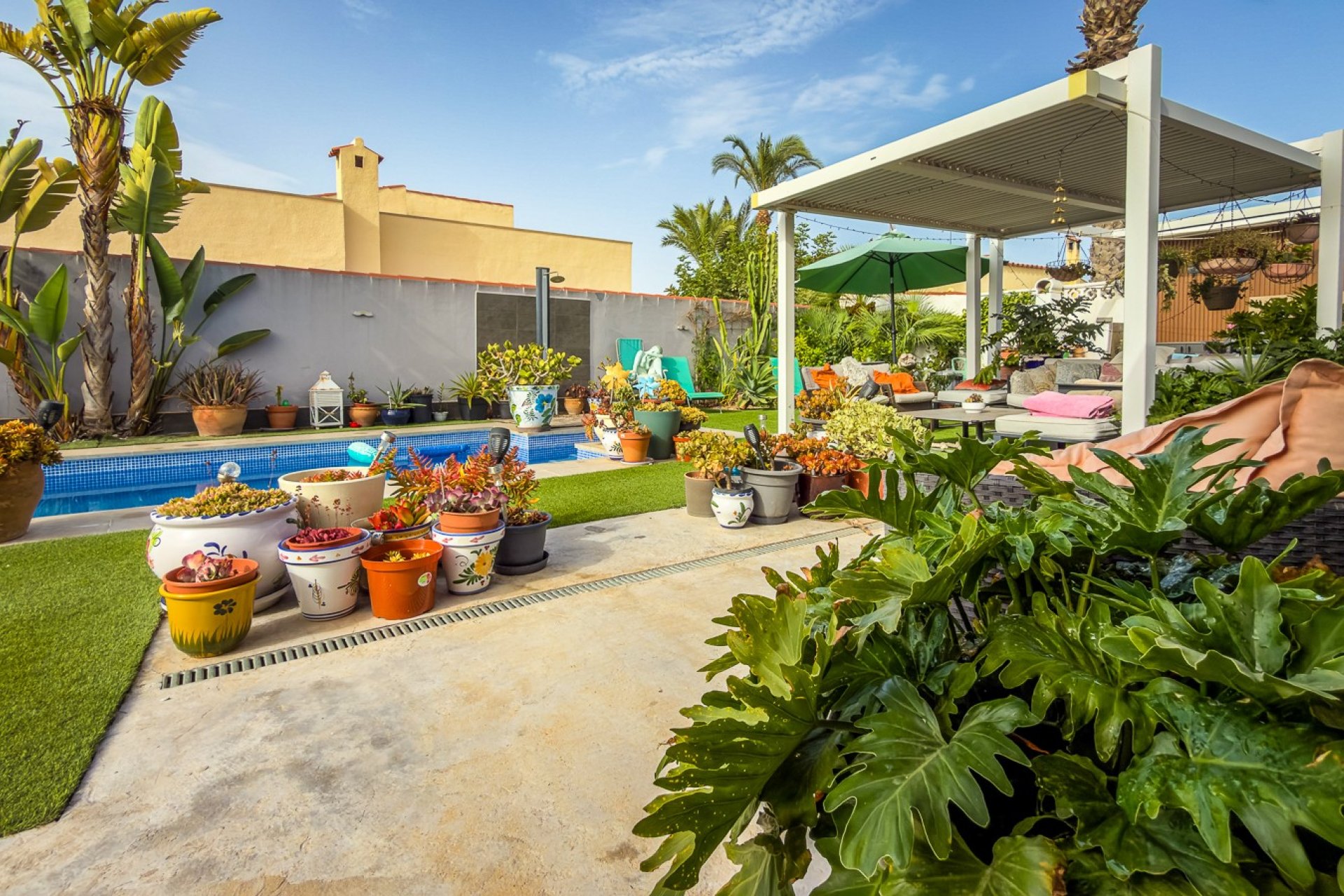 Resale - Villa -
Torrevieja - Costa Blanca