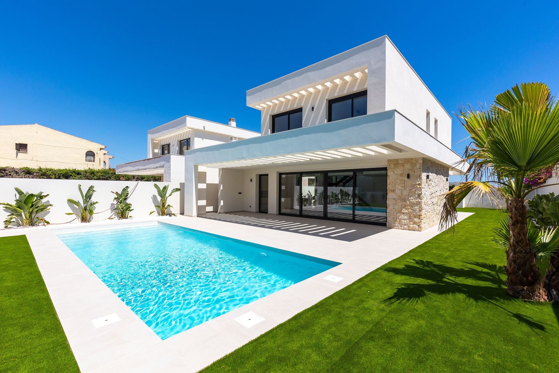 Resale - Villa -
Torrevieja - Costa Blanca