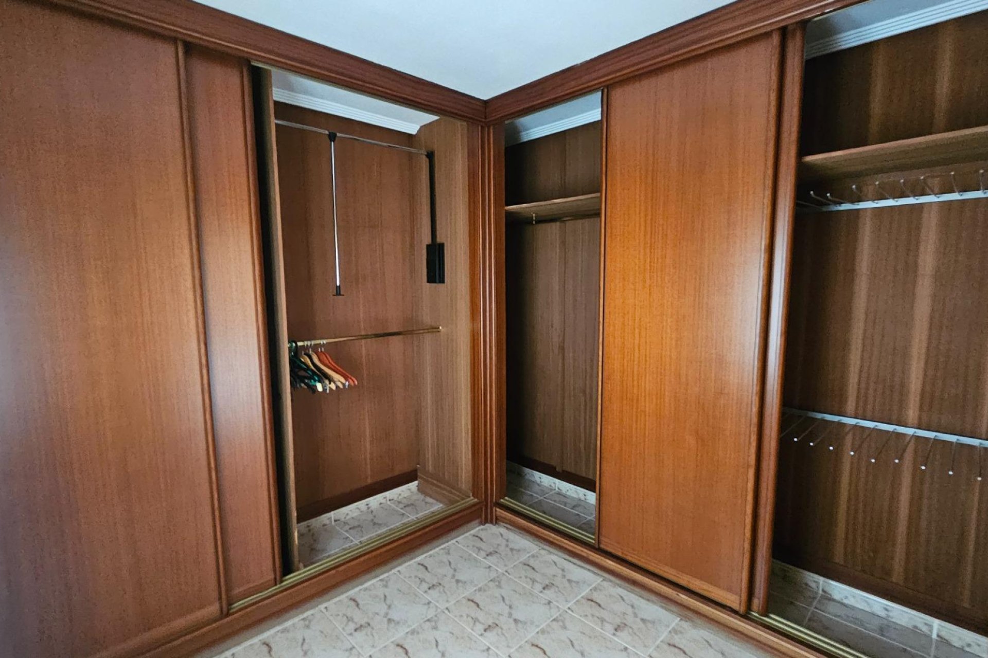 Resale - Villa -
Torrevieja - El Chaparral