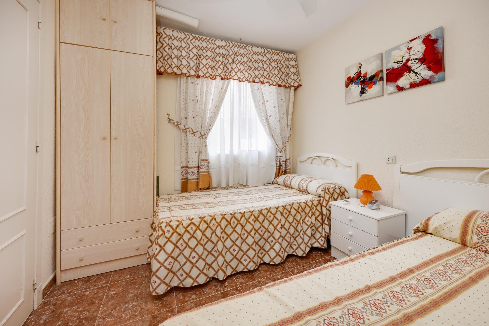 Resale - Villa -
Torrevieja - El Limonar