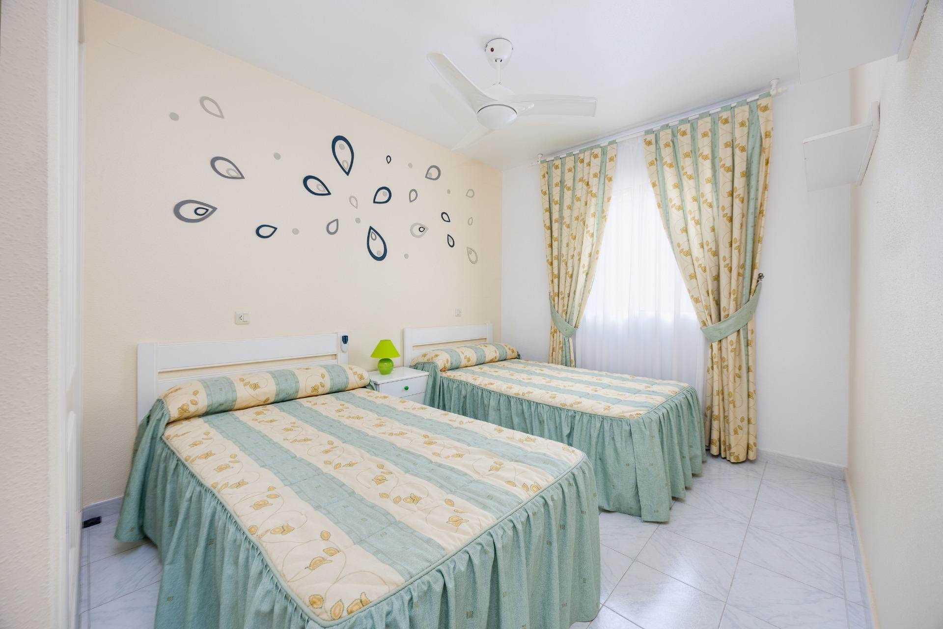 Resale - Villa -
Torrevieja - El Limonar