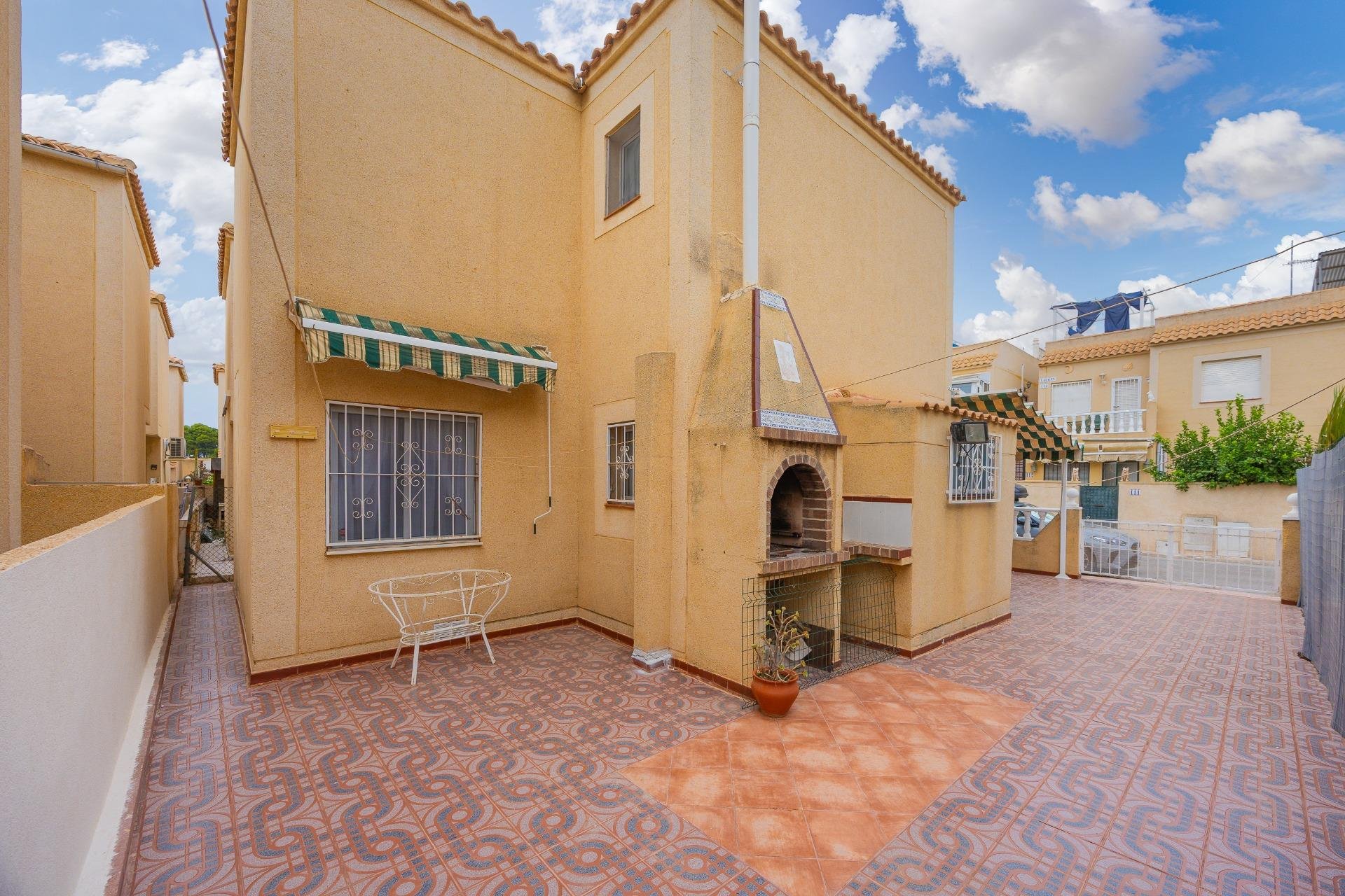 Resale - Villa -
Torrevieja - El Limonar