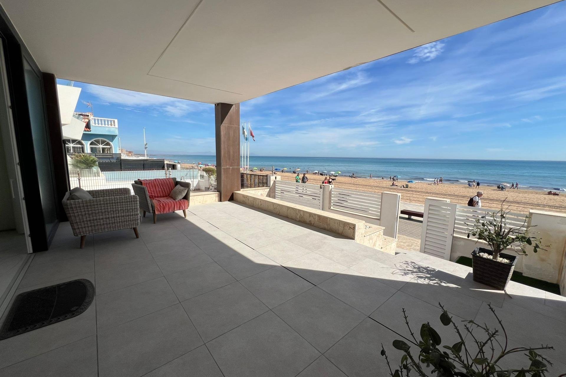 Resale - Villa -
Torrevieja - La Mata