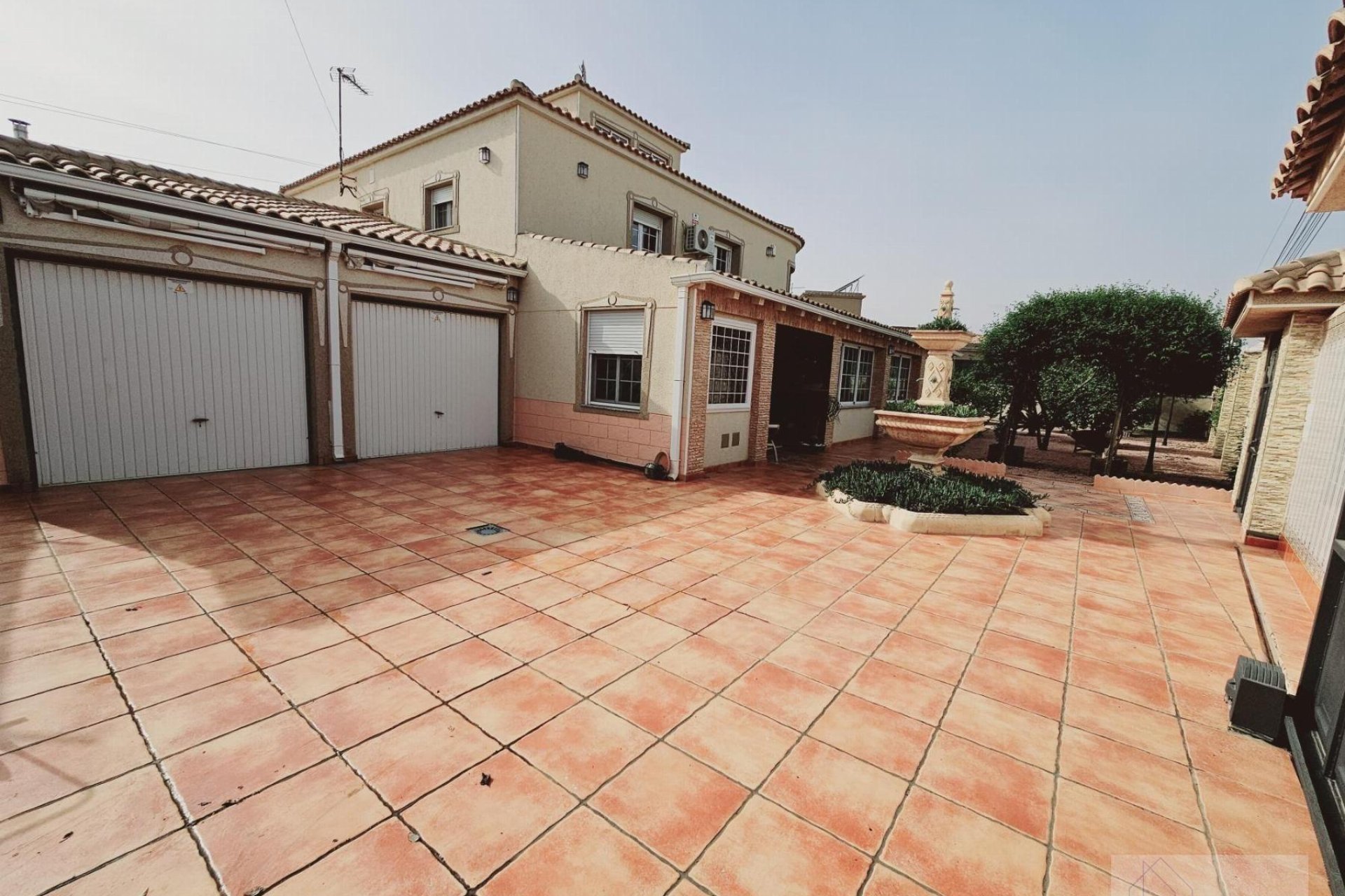 Resale - Villa -
Torrevieja - La Siesta - El Salado - Torreta
