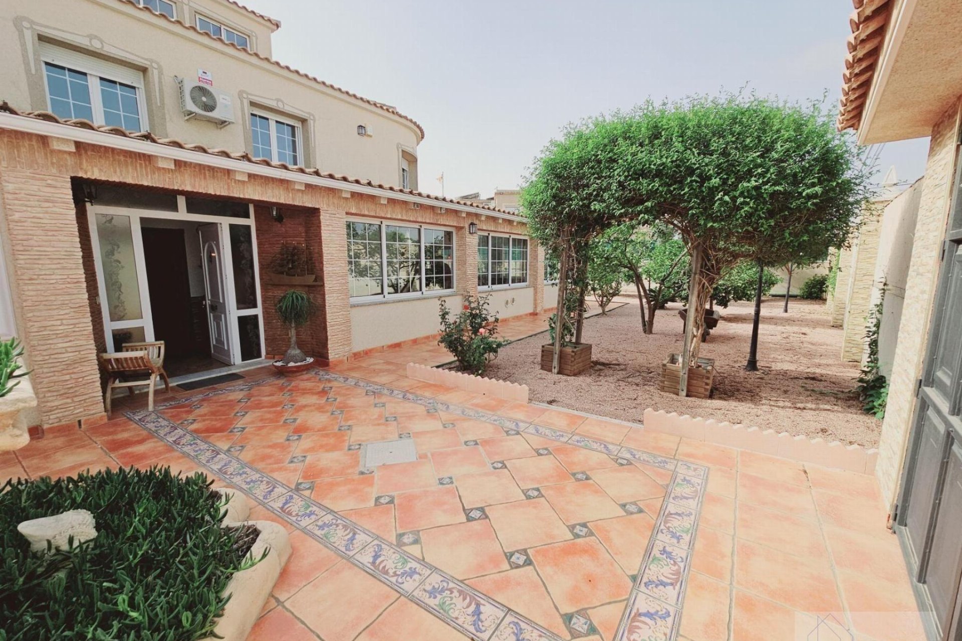 Resale - Villa -
Torrevieja - La Siesta - El Salado - Torreta