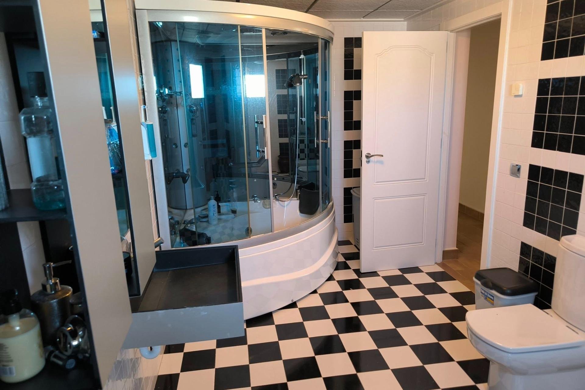 Resale - Villa -
Torrevieja - La Siesta