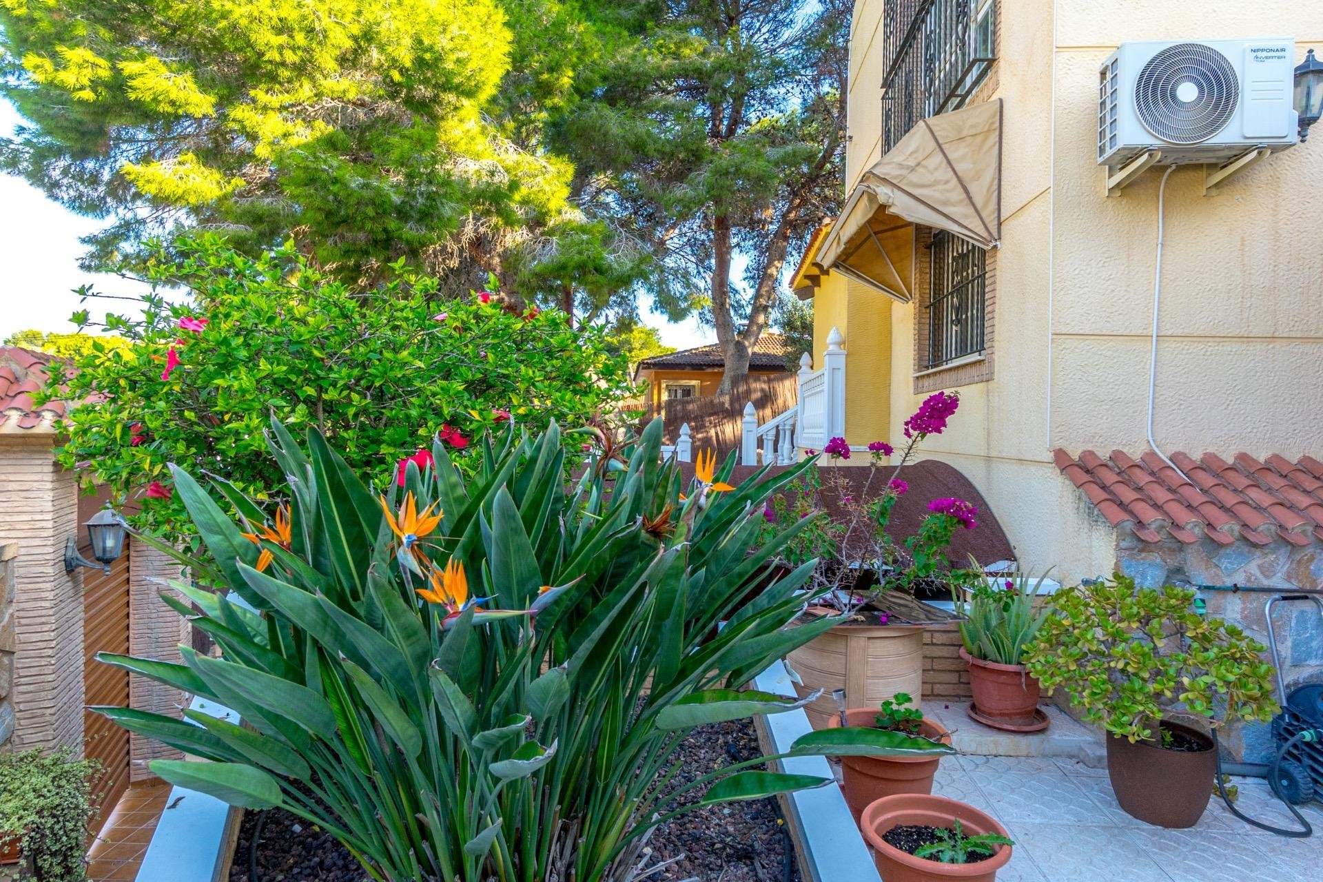 Resale - Villa -
Torrevieja - Los Balcones