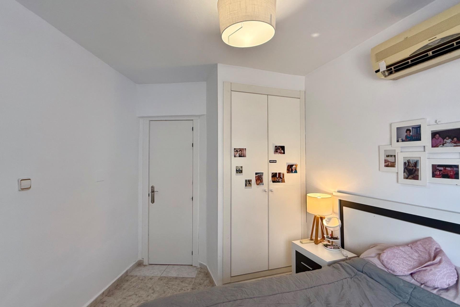 Resale - Villa -
Torrevieja - Los Frutales