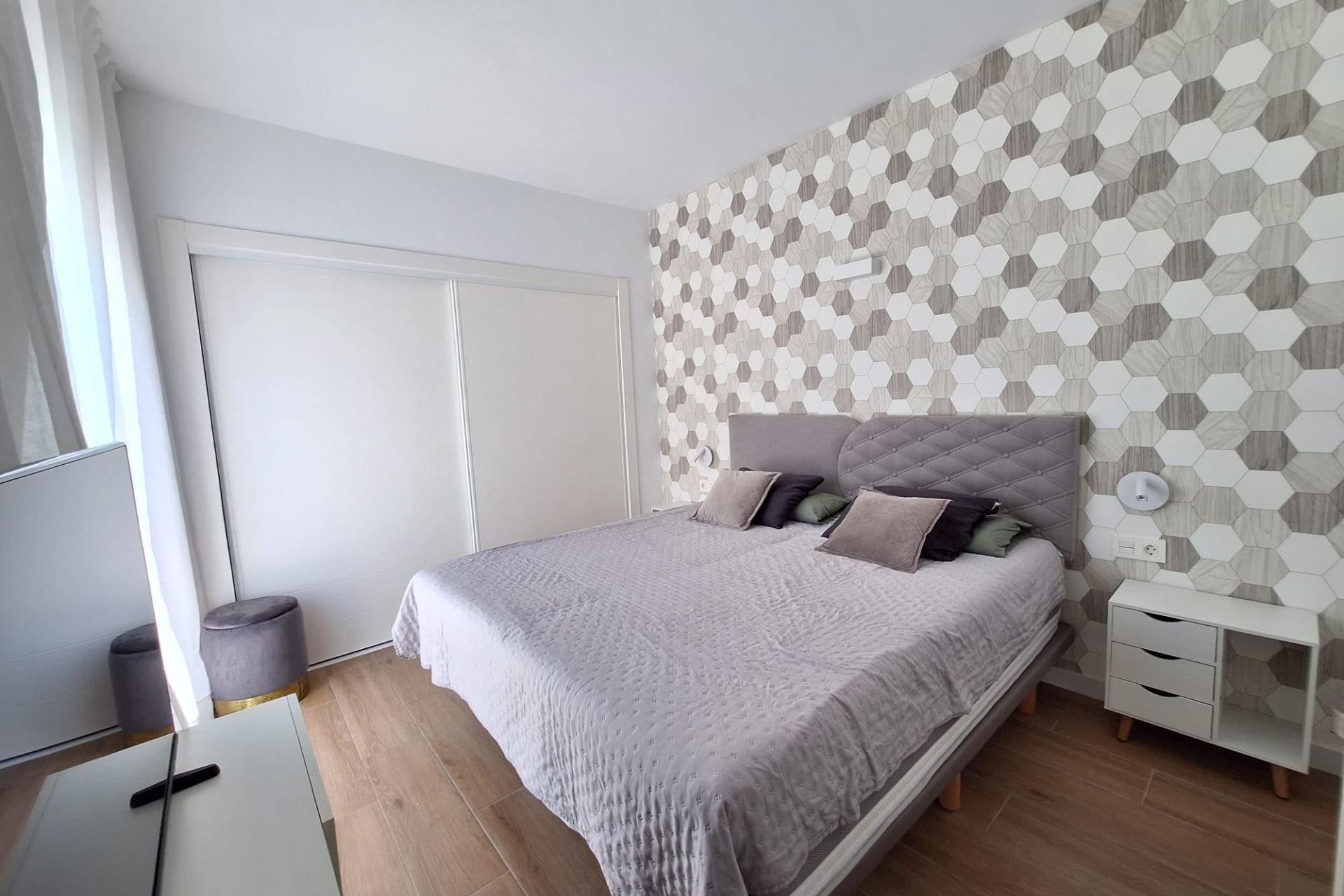 Resale - Villa -
Torrevieja - Los Frutales