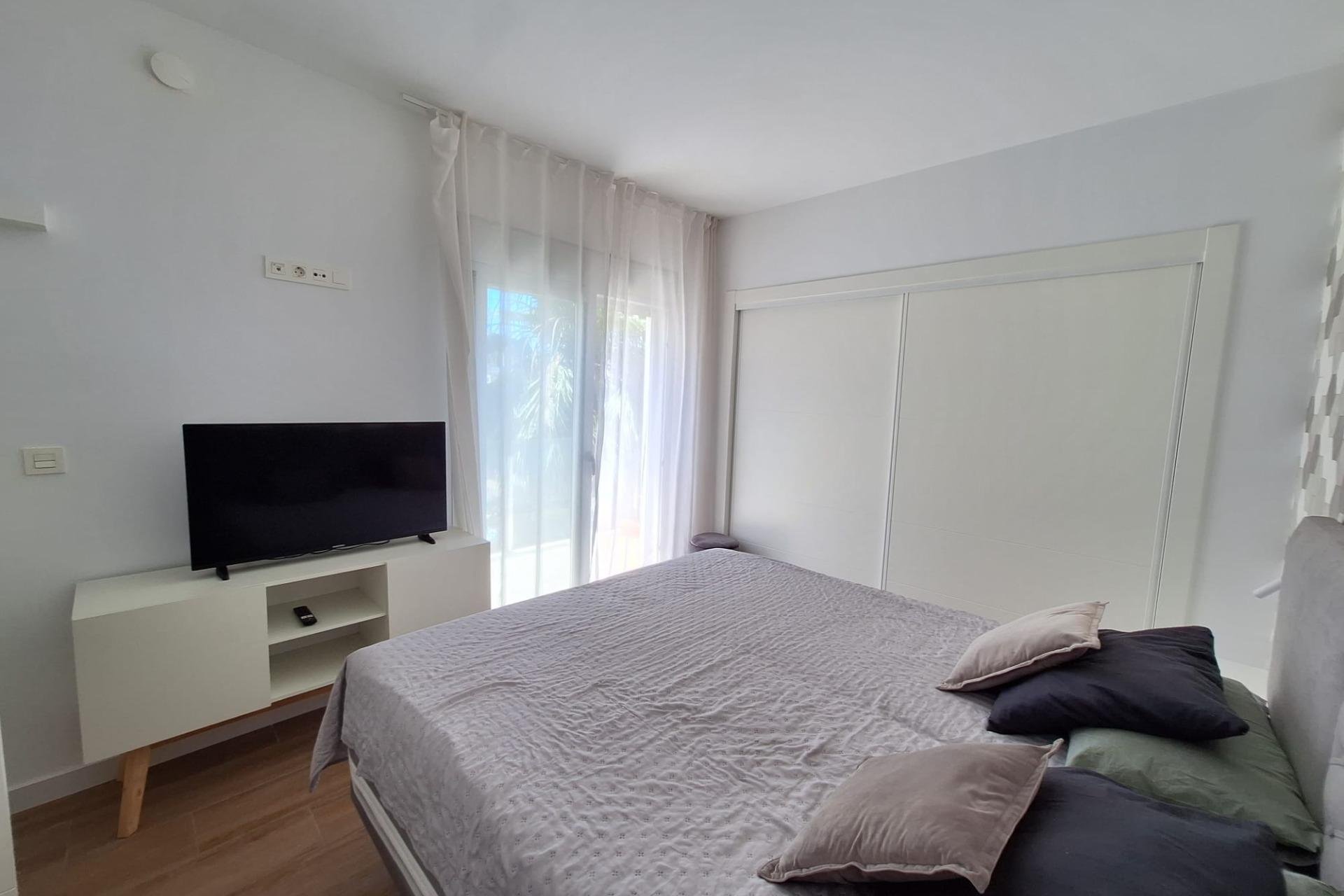 Resale - Villa -
Torrevieja - Los Frutales