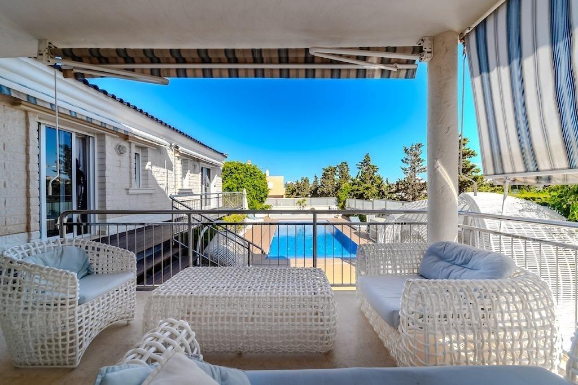 Resale - Villa -
Torrevieja - Torre La Mata