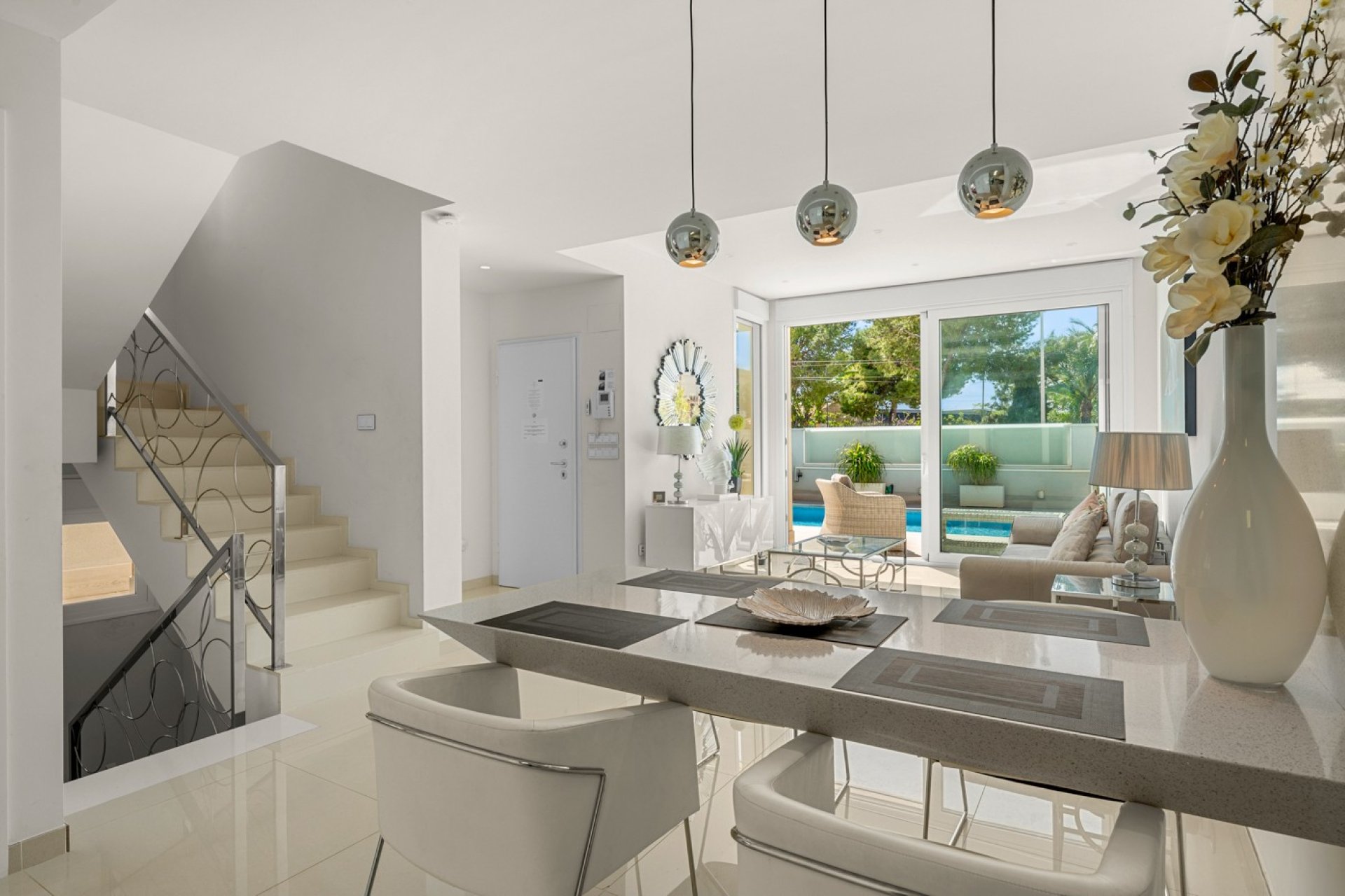 Resale - Villa -
Torrevieja