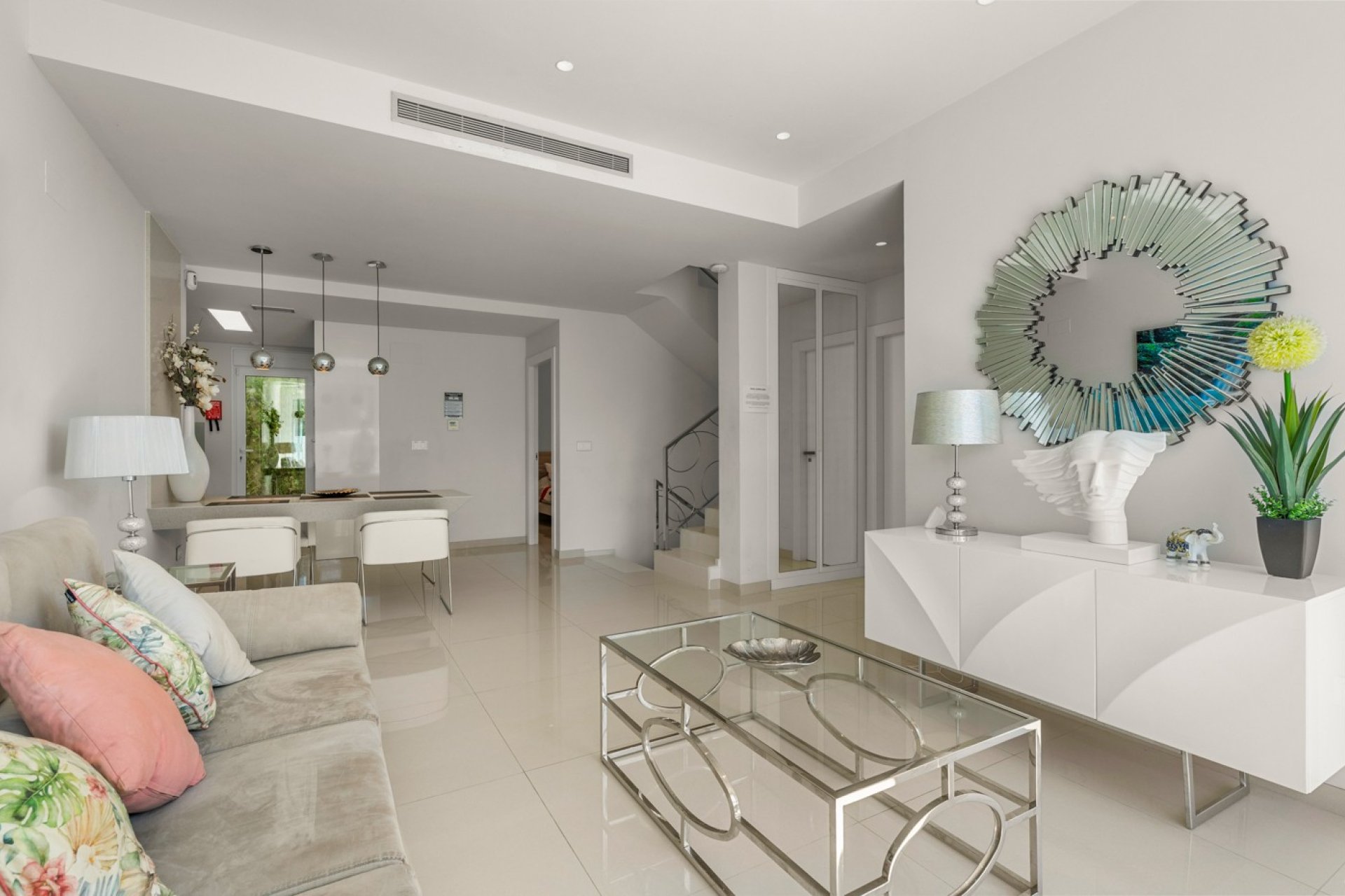 Resale - Villa -
Torrevieja