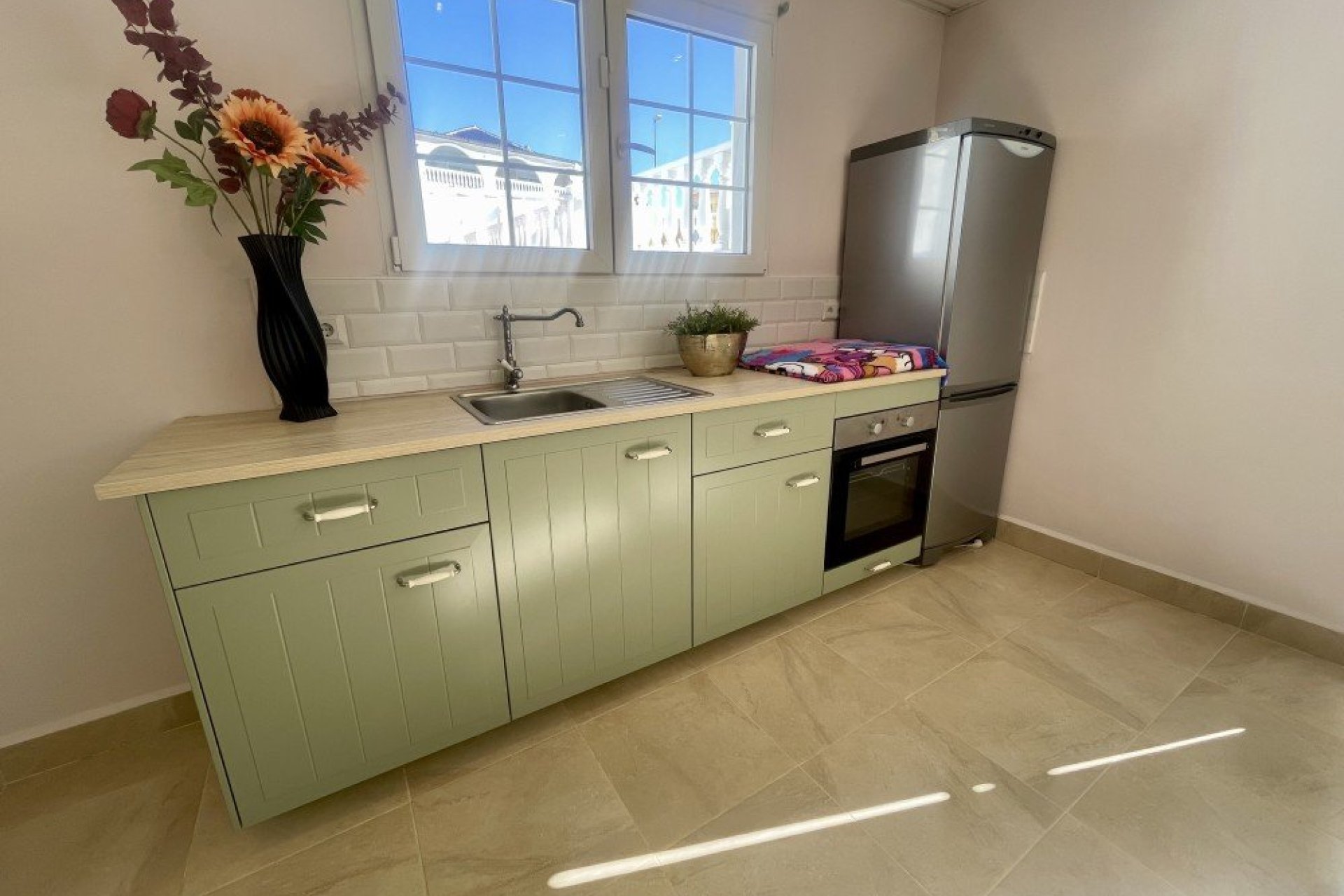 Resale - Villa -
Urb. La Marina - Inland