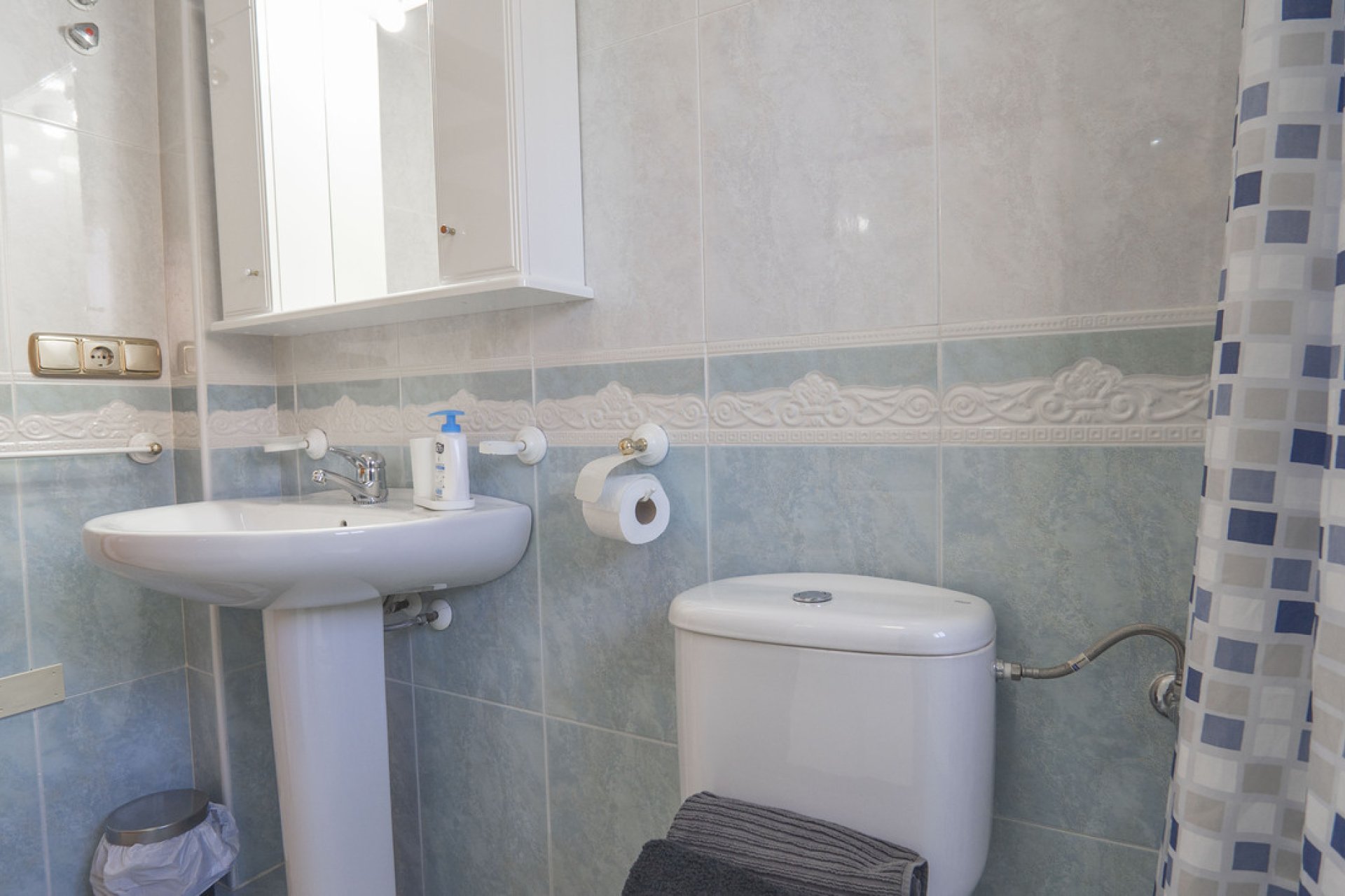 Resale - Villa -
Villamartin - Costa Blanca