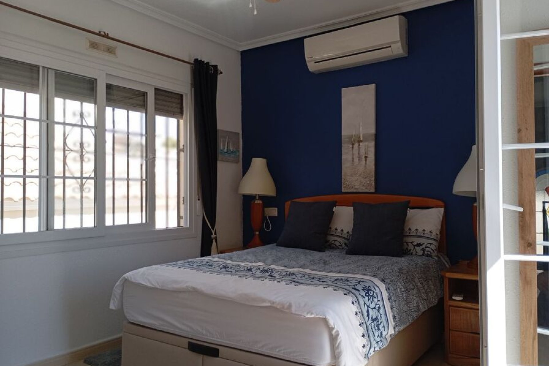 Resale - Villa -
Villamartin - Costa Blanca