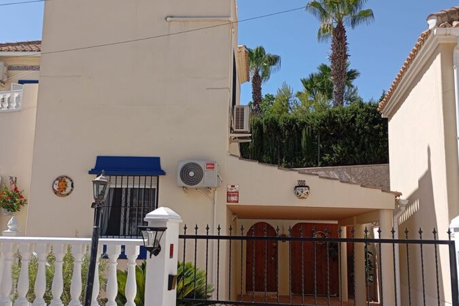 Resale - Villa -
Villamartin - Costa Blanca