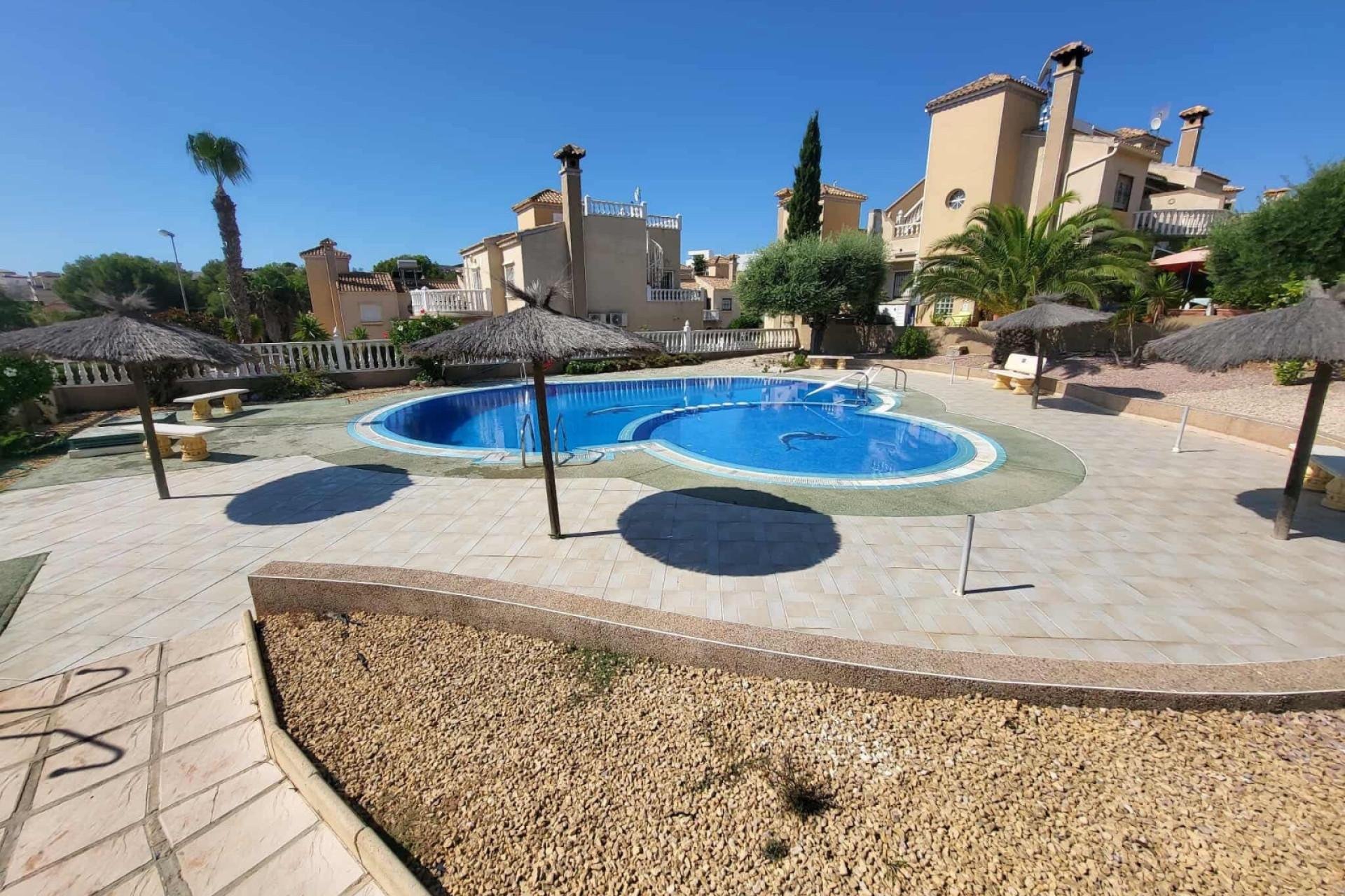 Resale - Villa -
Villamartin - Costa Blanca