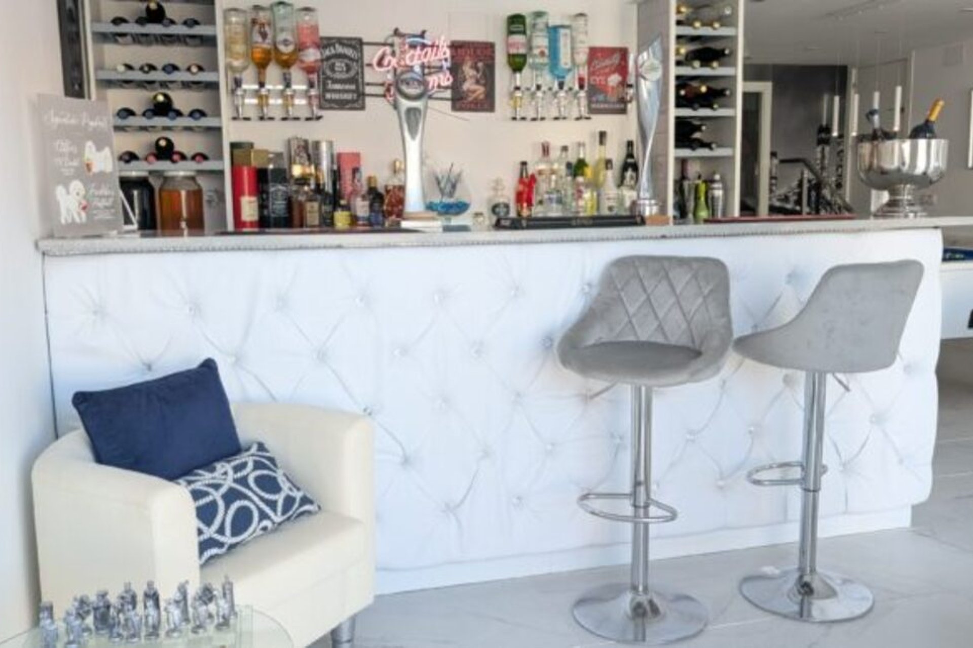 Resale - Villa -
Villamartin - Costa Blanca