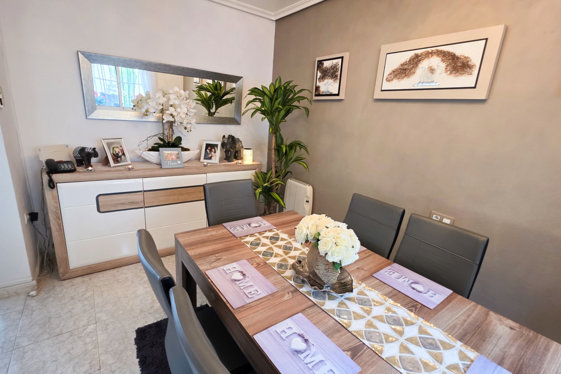 Resale - Villa -
Villamartin - Costa Blanca