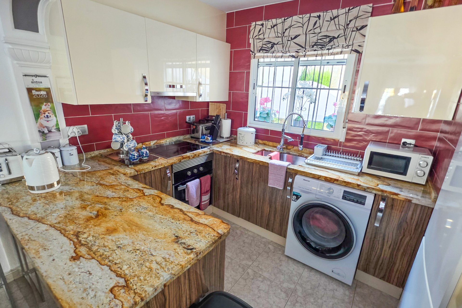 Resale - Villa -
Villamartin - Costa Blanca