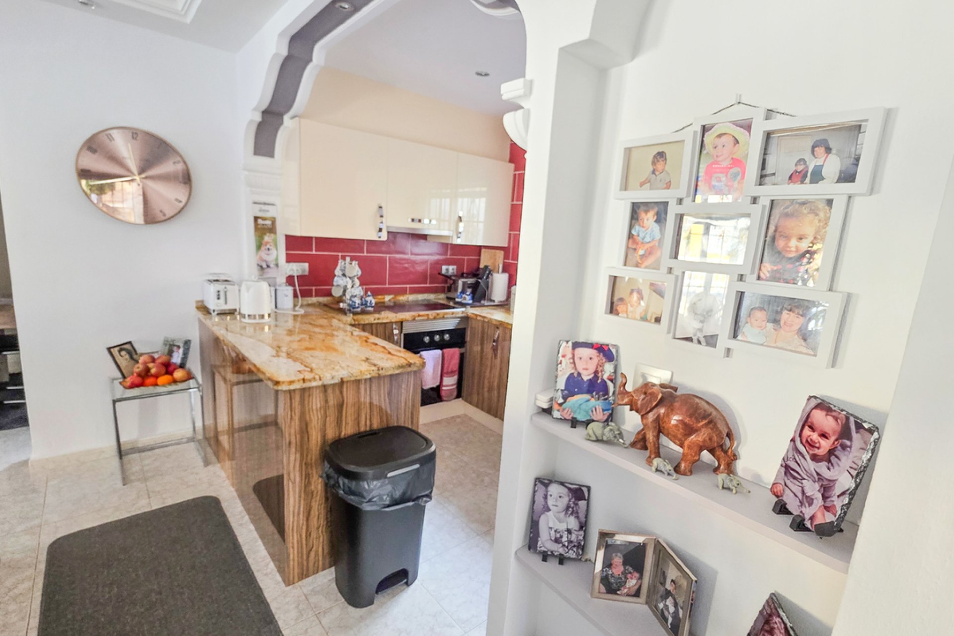 Resale - Villa -
Villamartin - Costa Blanca