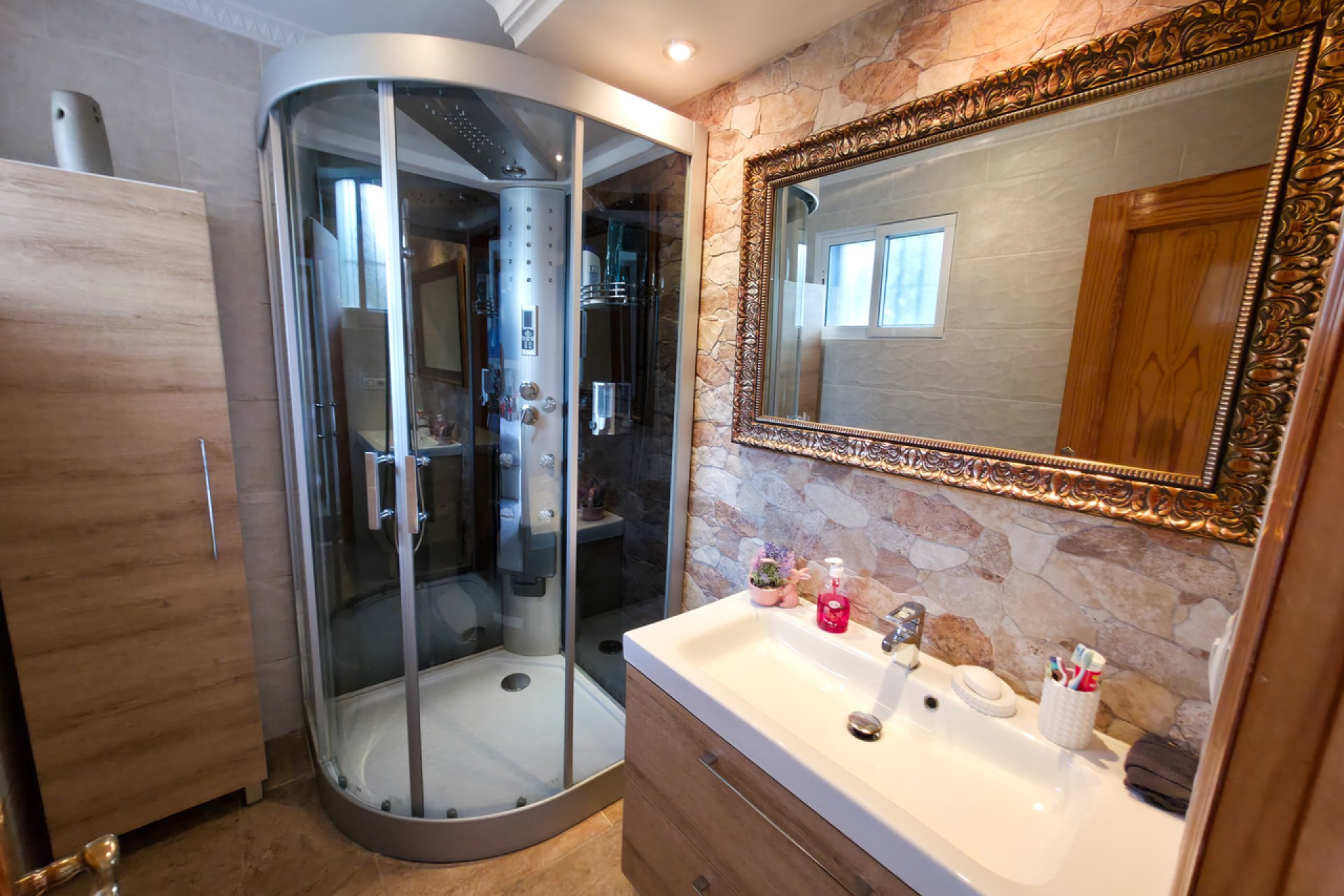 Resale - Villa -
Villamartin - Costa Blanca