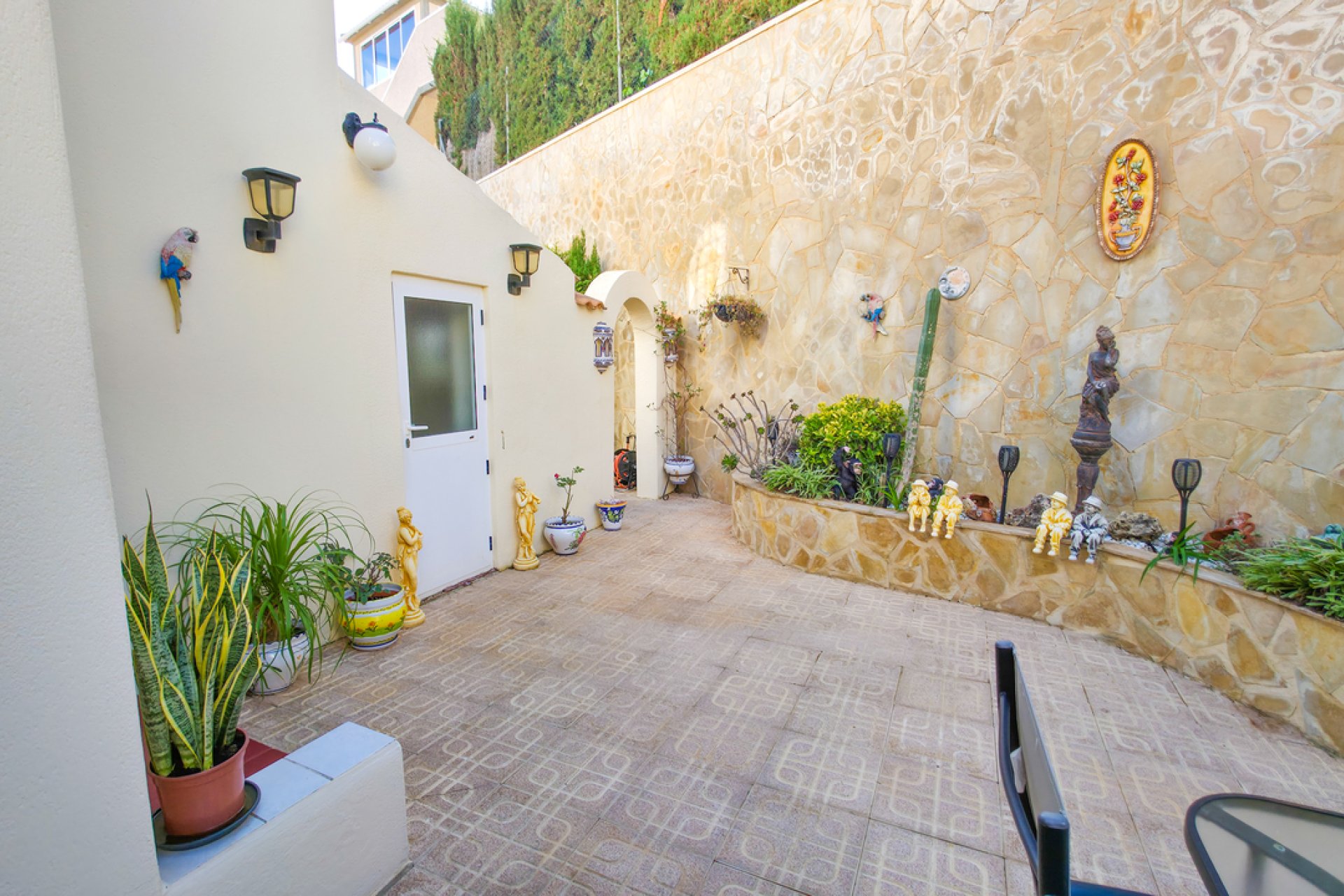 Resale - Villa -
Villamartin - Costa Blanca