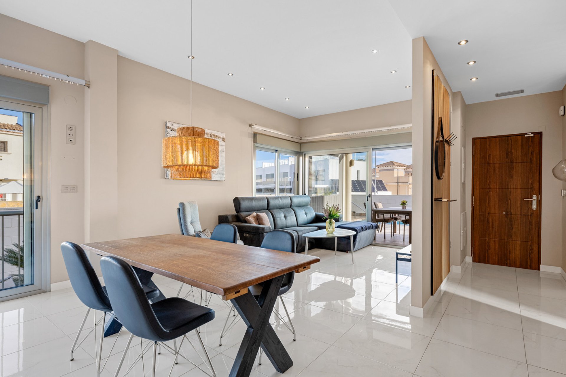 Resale - Villa -
Villamartin - Costa Blanca