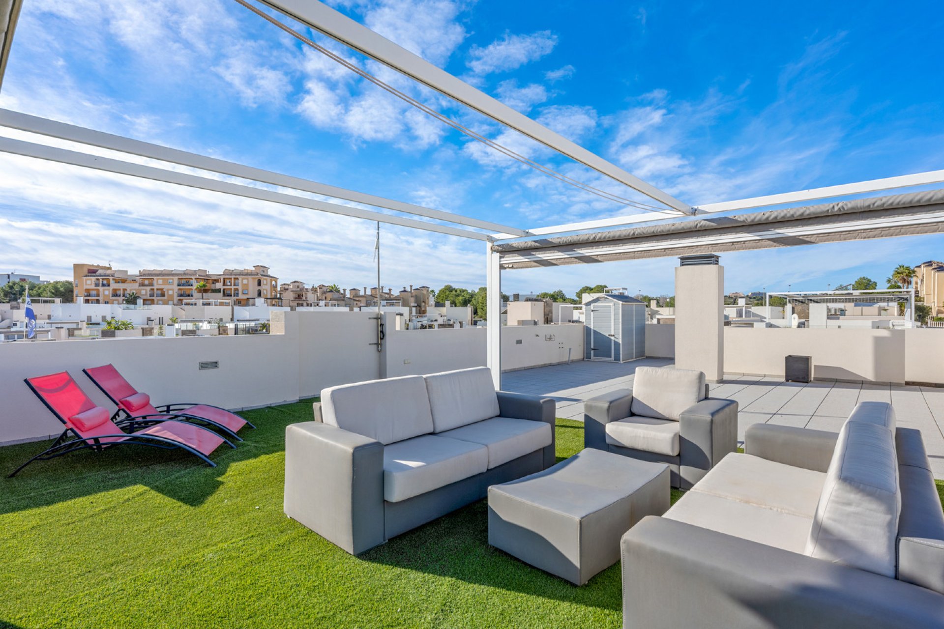 Resale - Villa -
Villamartin - Costa Blanca