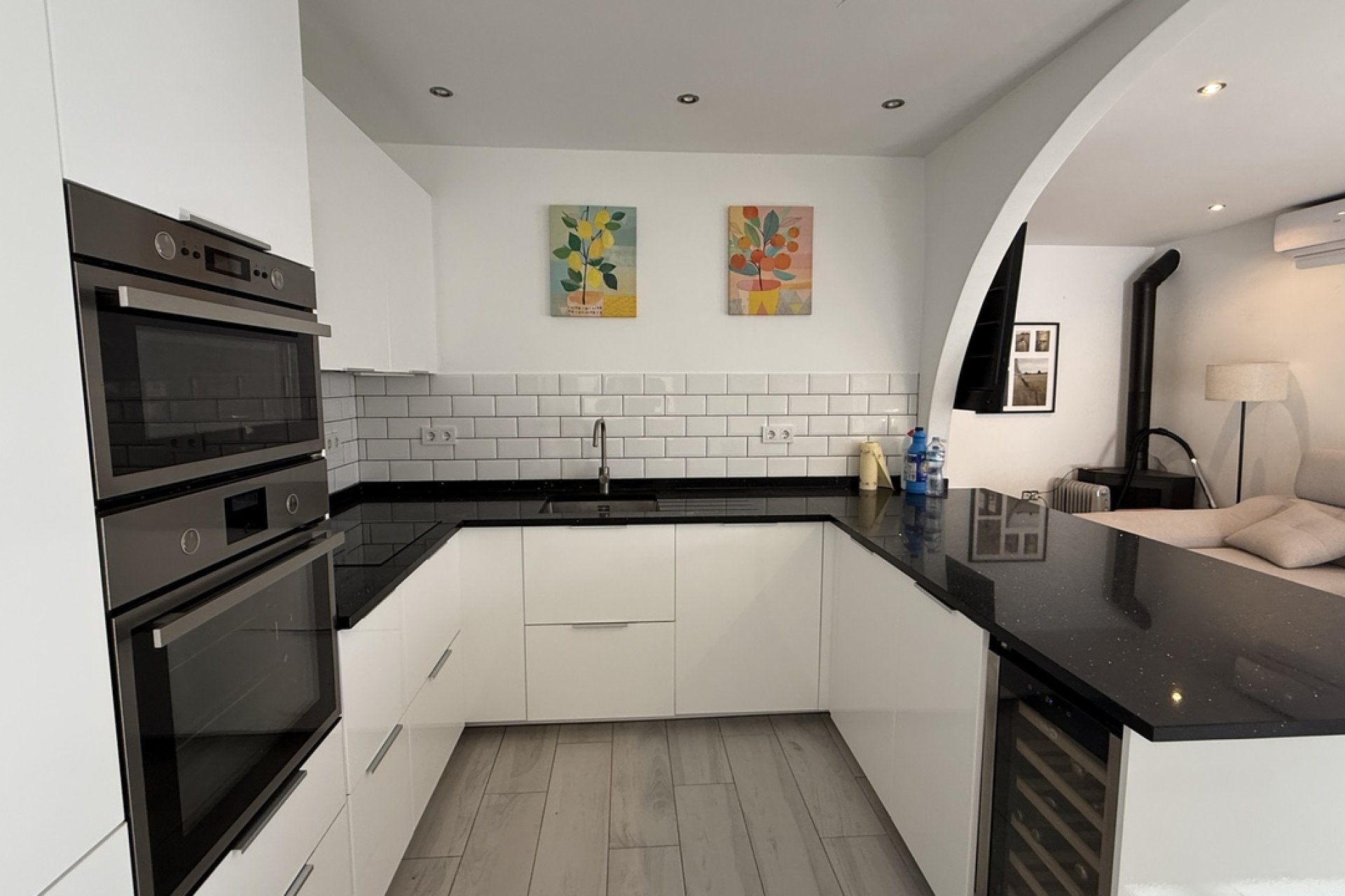 Resale - Villa -
Villamartin - Costa Blanca