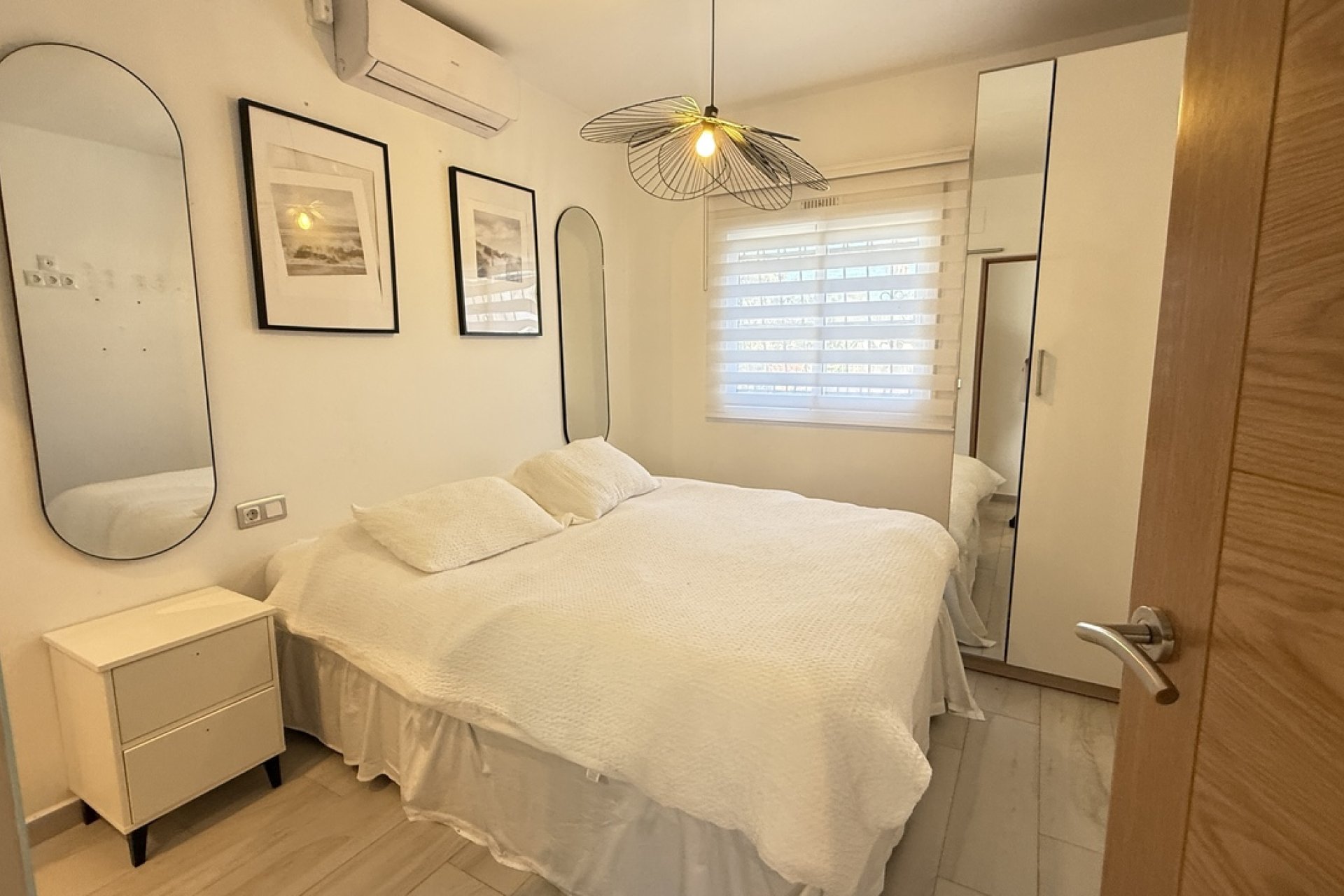 Resale - Villa -
Villamartin - Costa Blanca