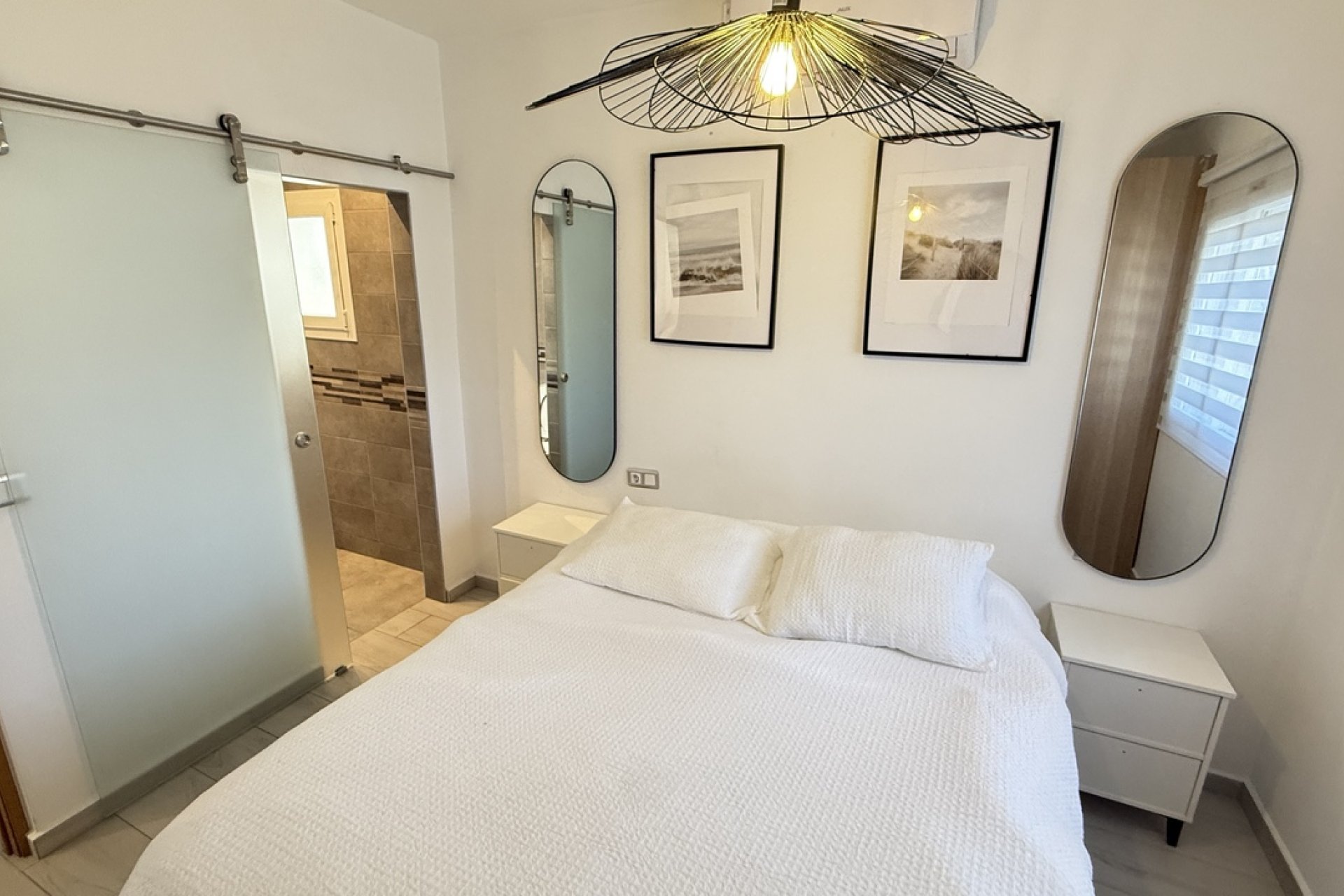 Resale - Villa -
Villamartin - Costa Blanca