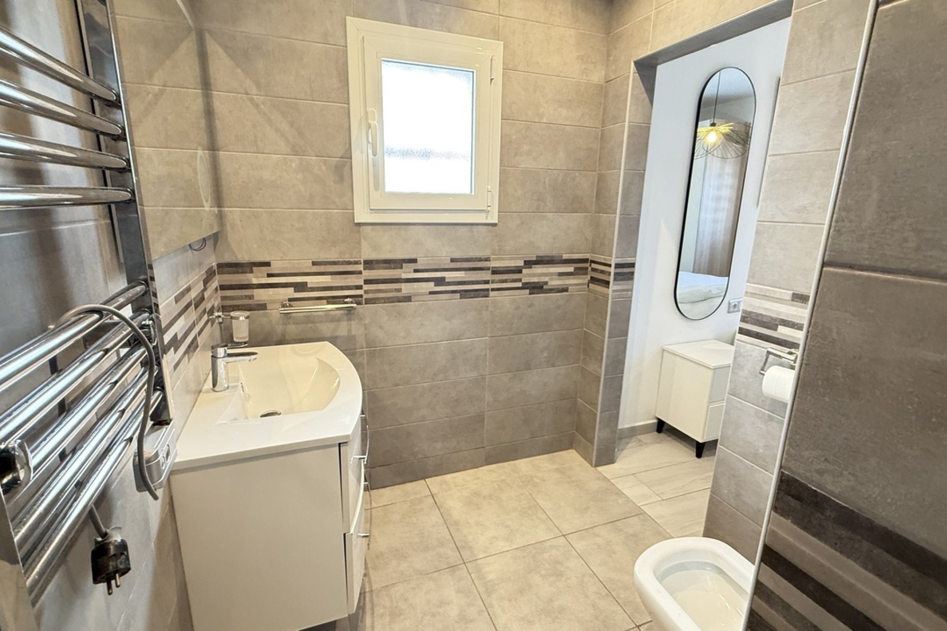 Resale - Villa -
Villamartin - Costa Blanca