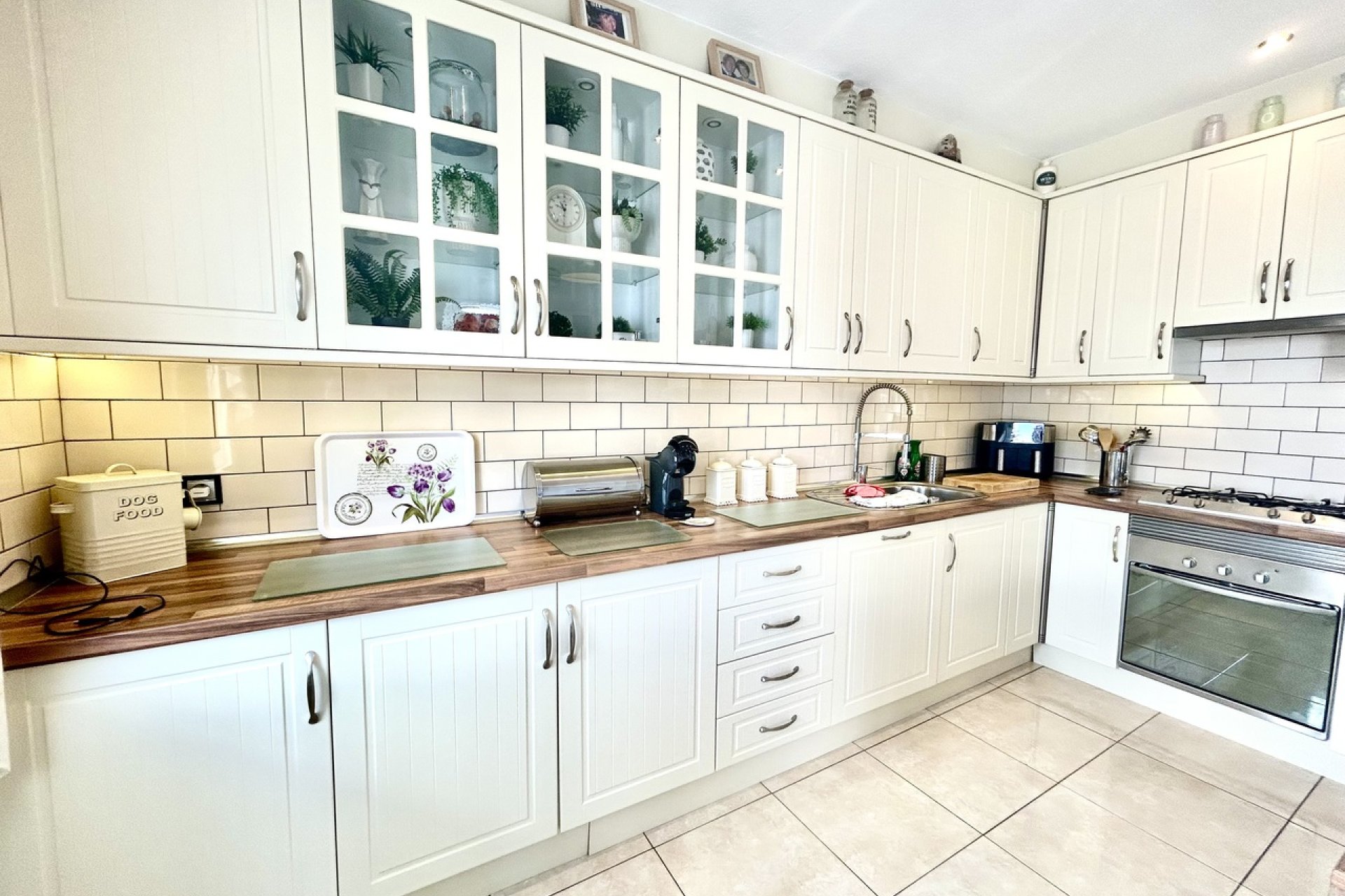 Resale - Villa -
Villamartin - Costa Blanca