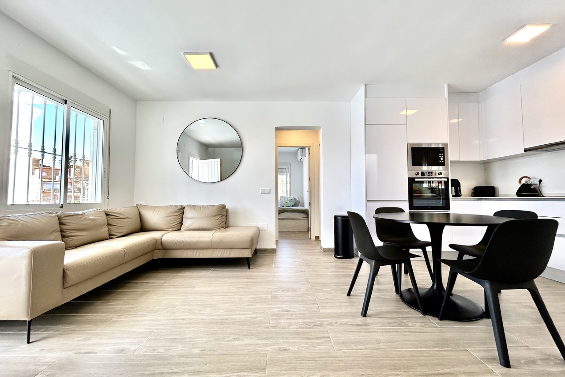 Resale - Villa -
Villamartin - Costa Blanca