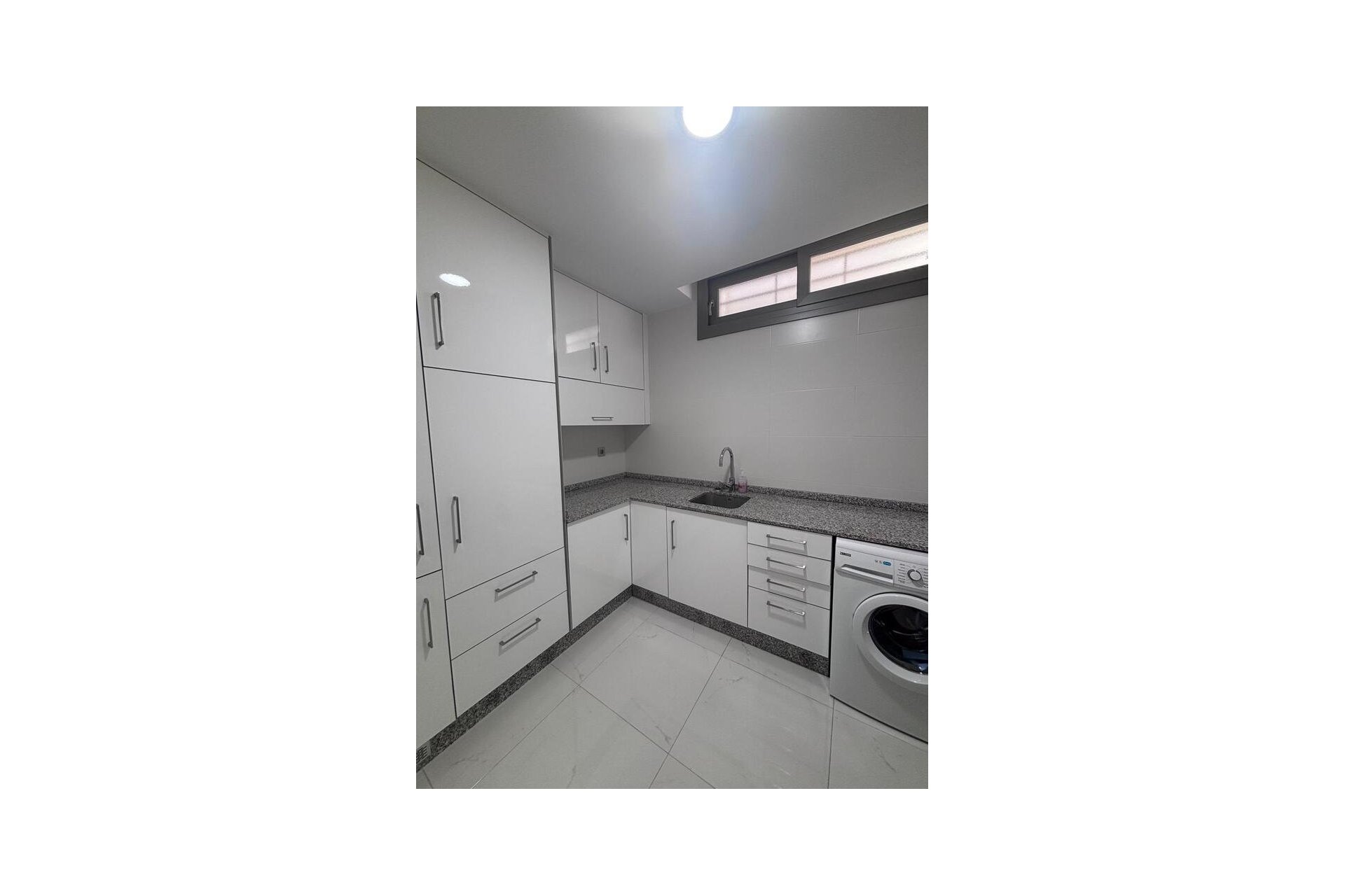 Resale - Villa -
Villamartin - Costa Blanca