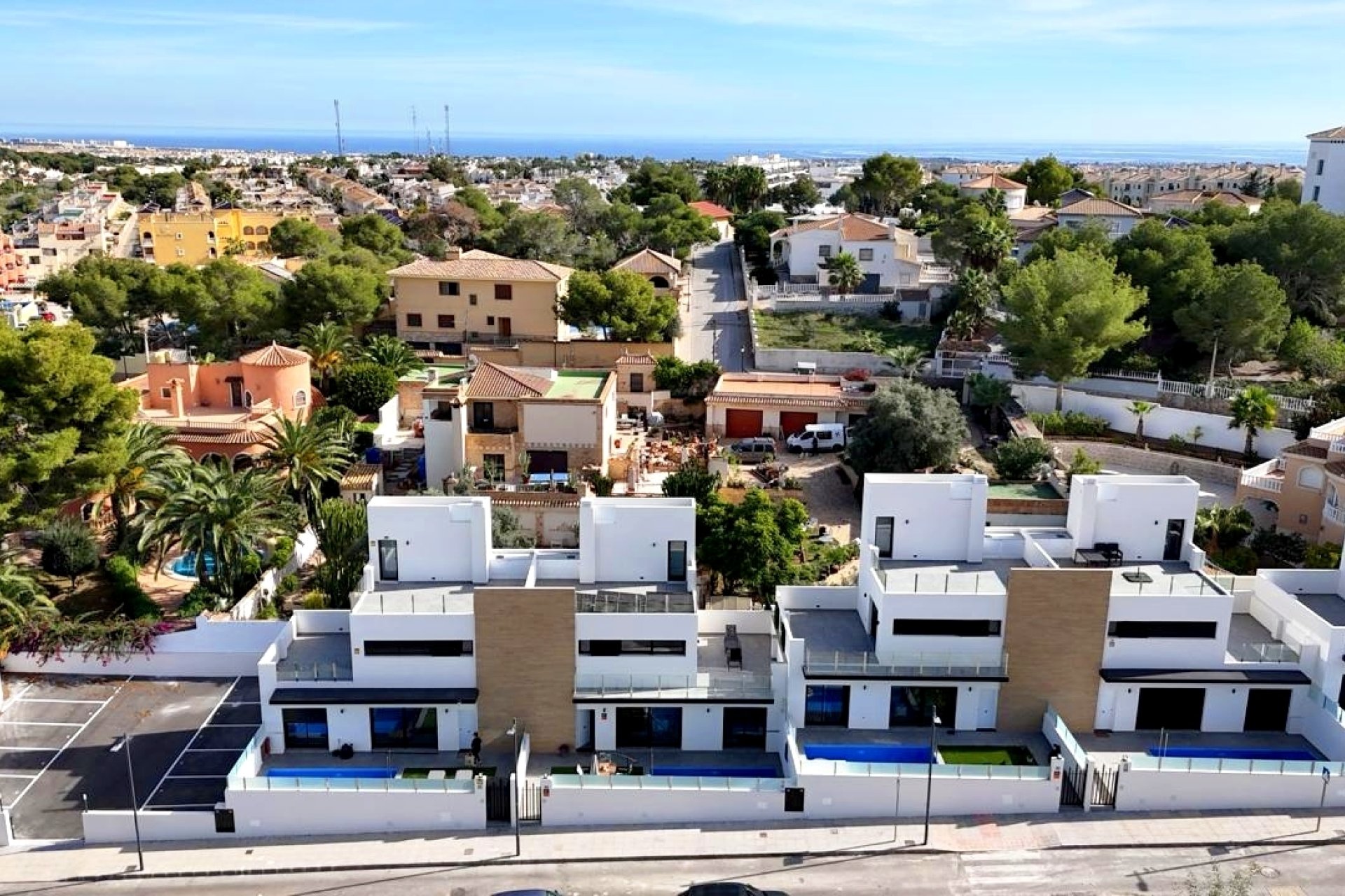 Resale - Villa -
Villamartin - Costa Blanca