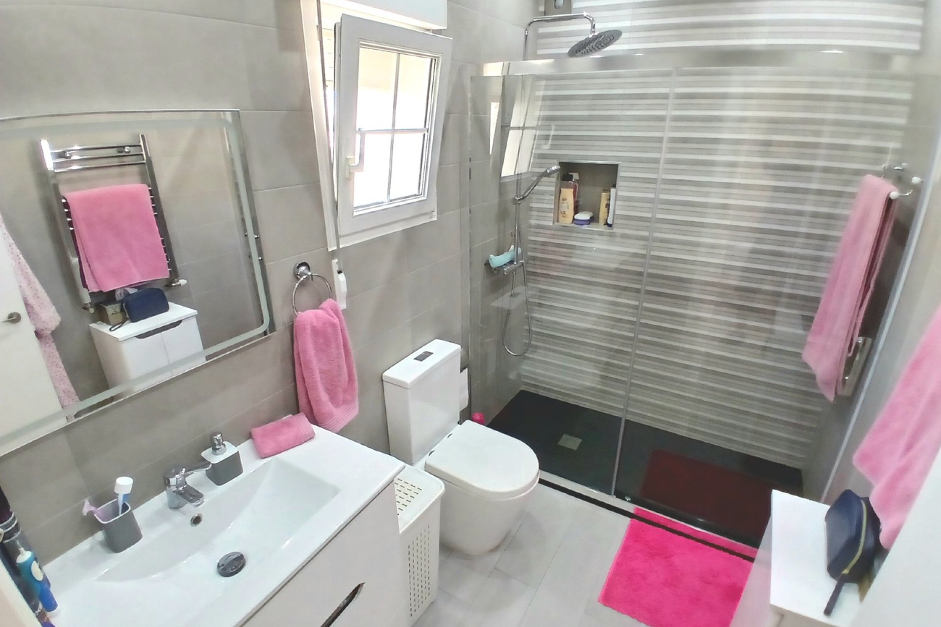 Resale - Villa -
Villamartin - Costa Blanca