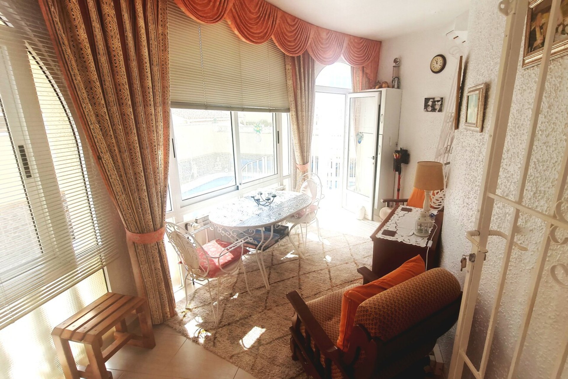 Resale - Villa -
Villamartin - Costa Blanca