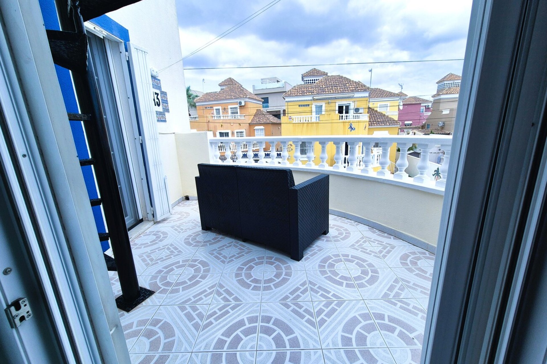 Resale - Villa -
Villamartin - Costa Blanca